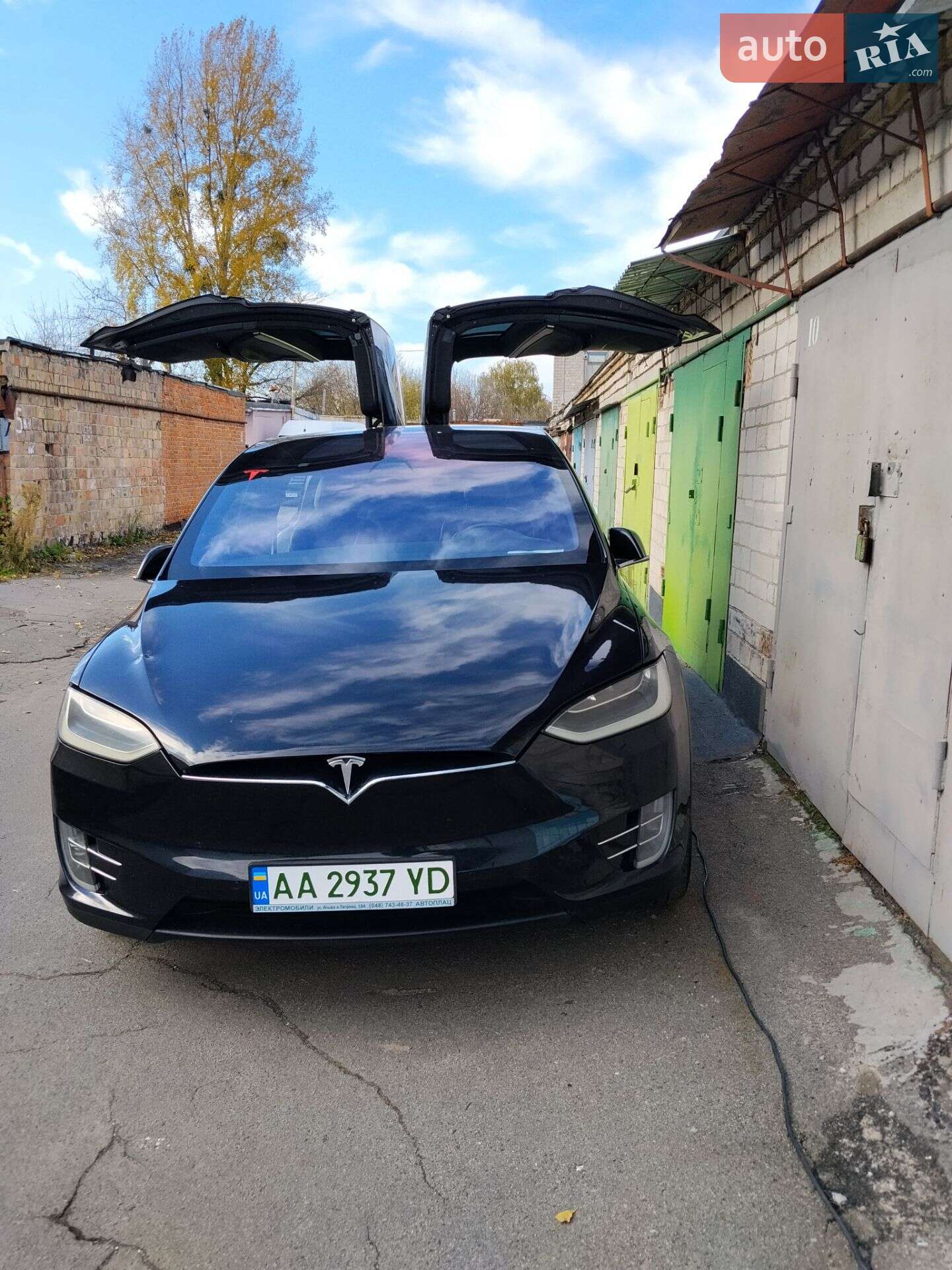 Tesla Model X 2017 VIN 5YJXCBE21HF054898 фото оголошення 12 з 28