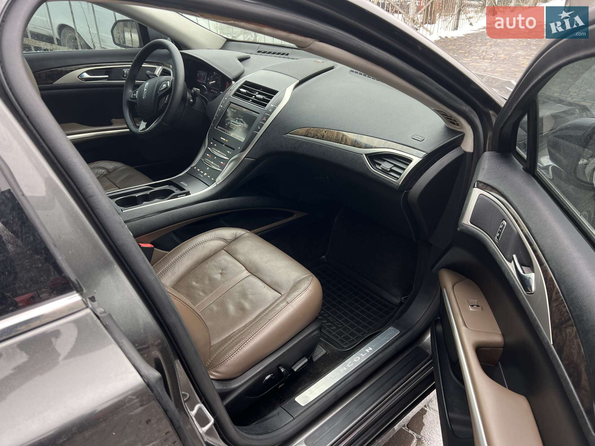 Lincoln MKZ 2015 VIN 3LN6L2LU7GR616845 фото оголошення 9 з 18