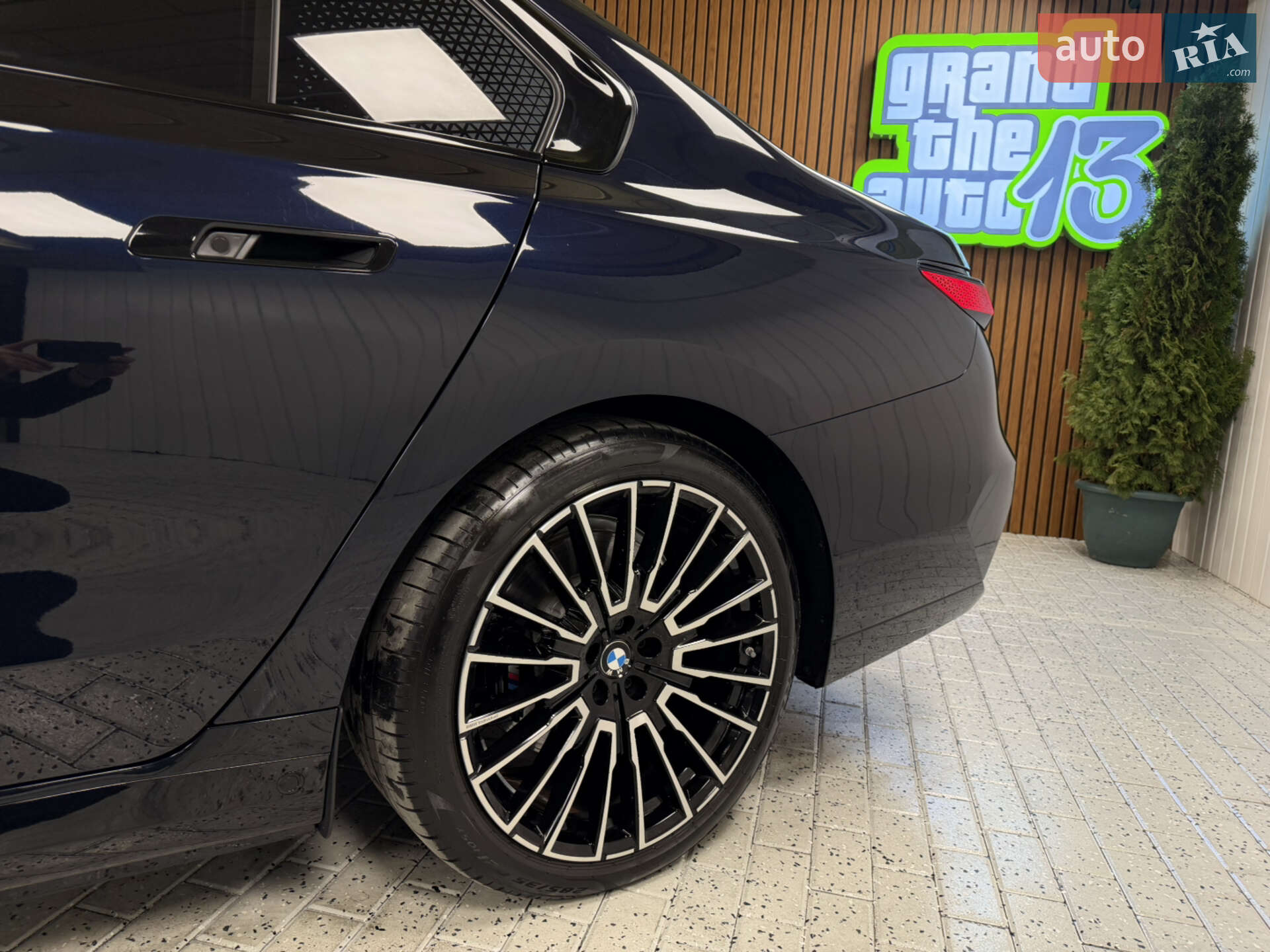 BMW I7 2024 VIN WBY81EH010CR79705 фото оголошення 24 з 61