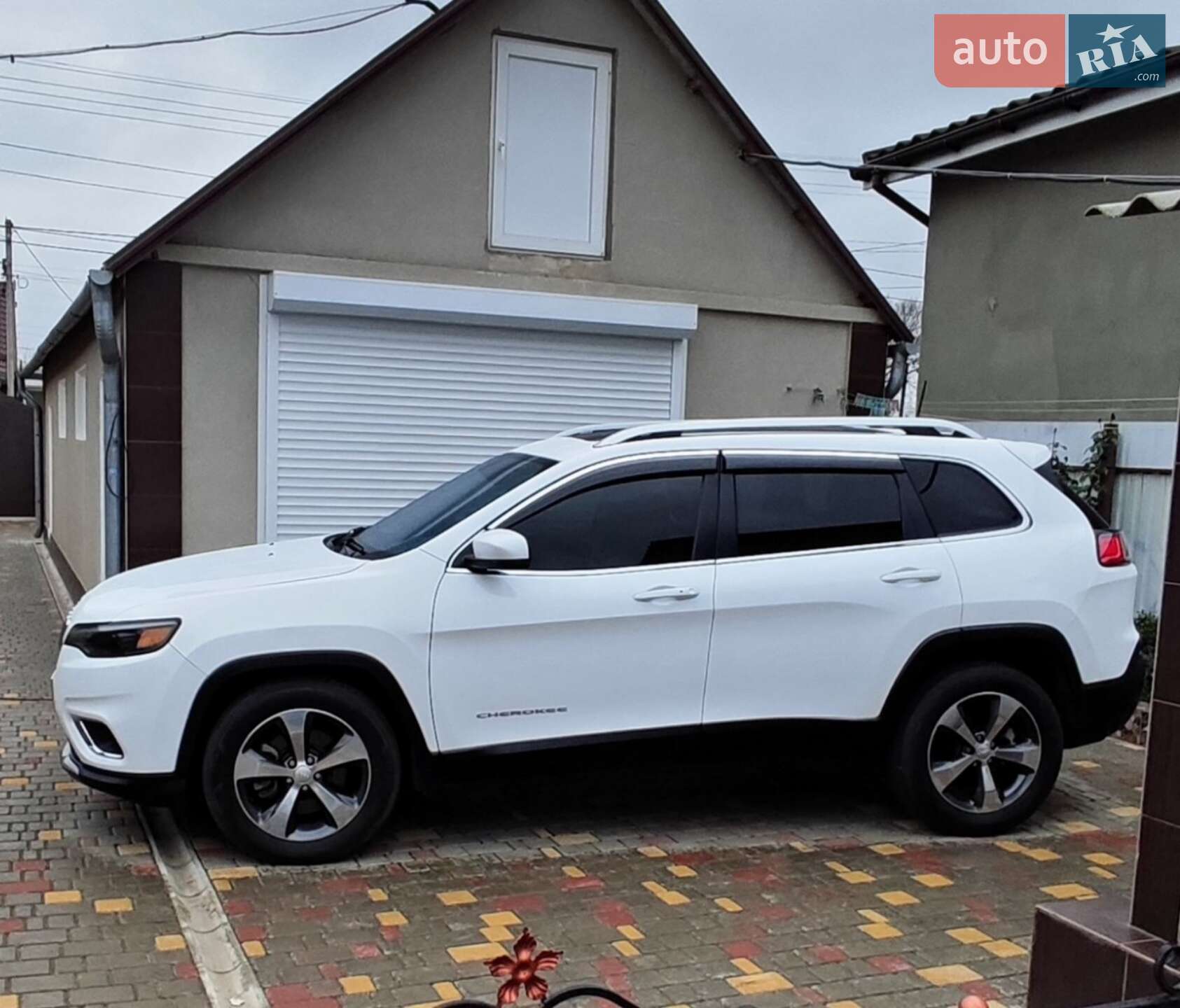 Jeep Cherokee 2019 VIN 1C4PJLDBXLD521619 фото оголошення 3 з 22