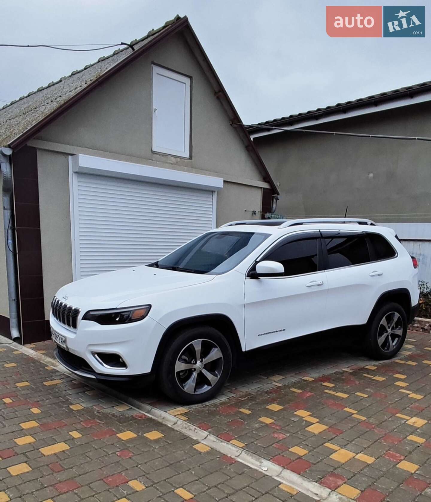 Jeep Cherokee 2019 VIN 1C4PJLDBXLD521619 фото оголошення 2 з 22