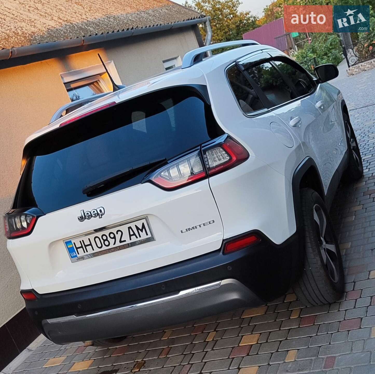 Jeep Cherokee 2019 VIN 1C4PJLDBXLD521619 фото оголошення 9 з 22