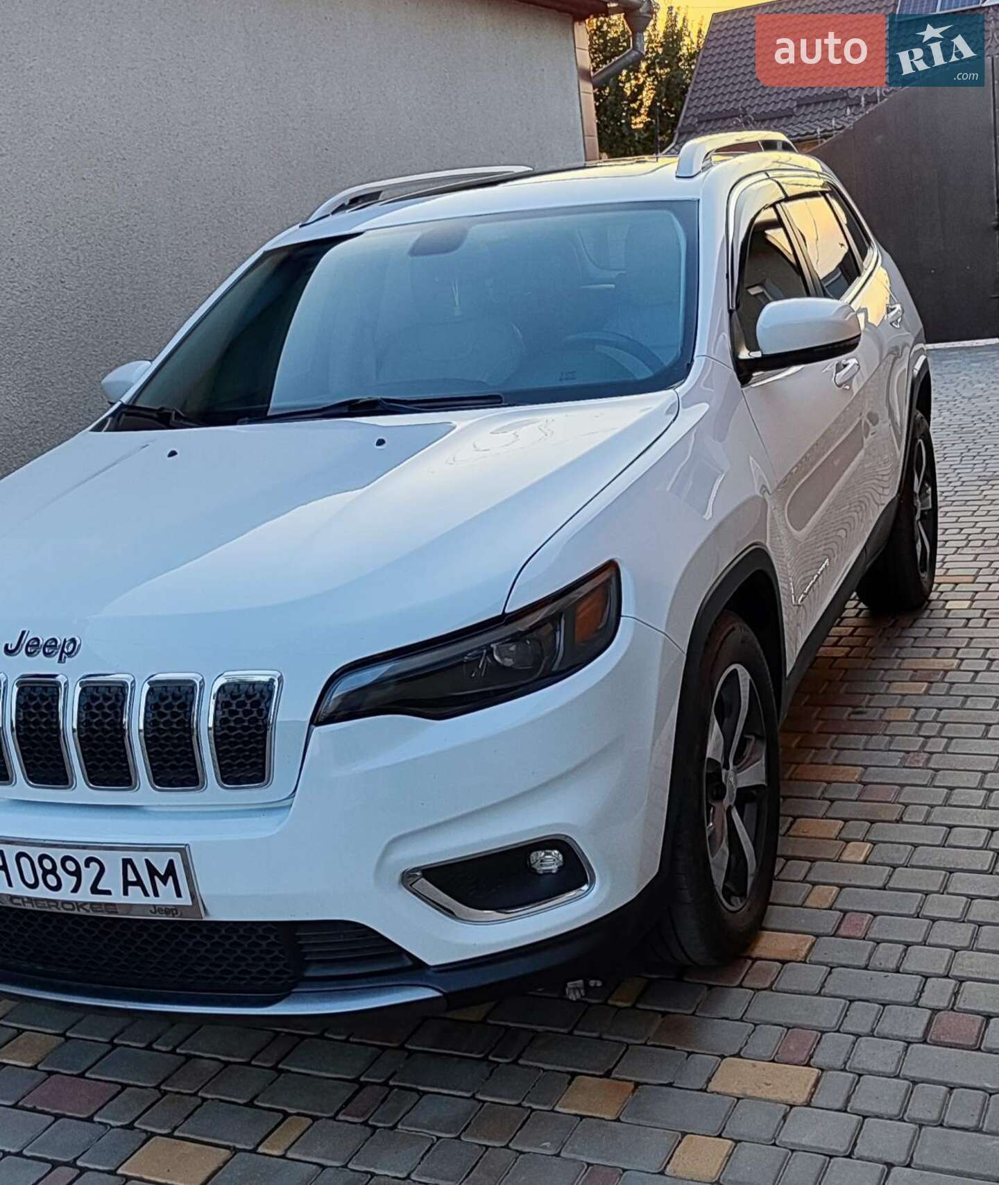 Jeep Cherokee 2019 VIN 1C4PJLDBXLD521619 фото оголошення 6 з 22