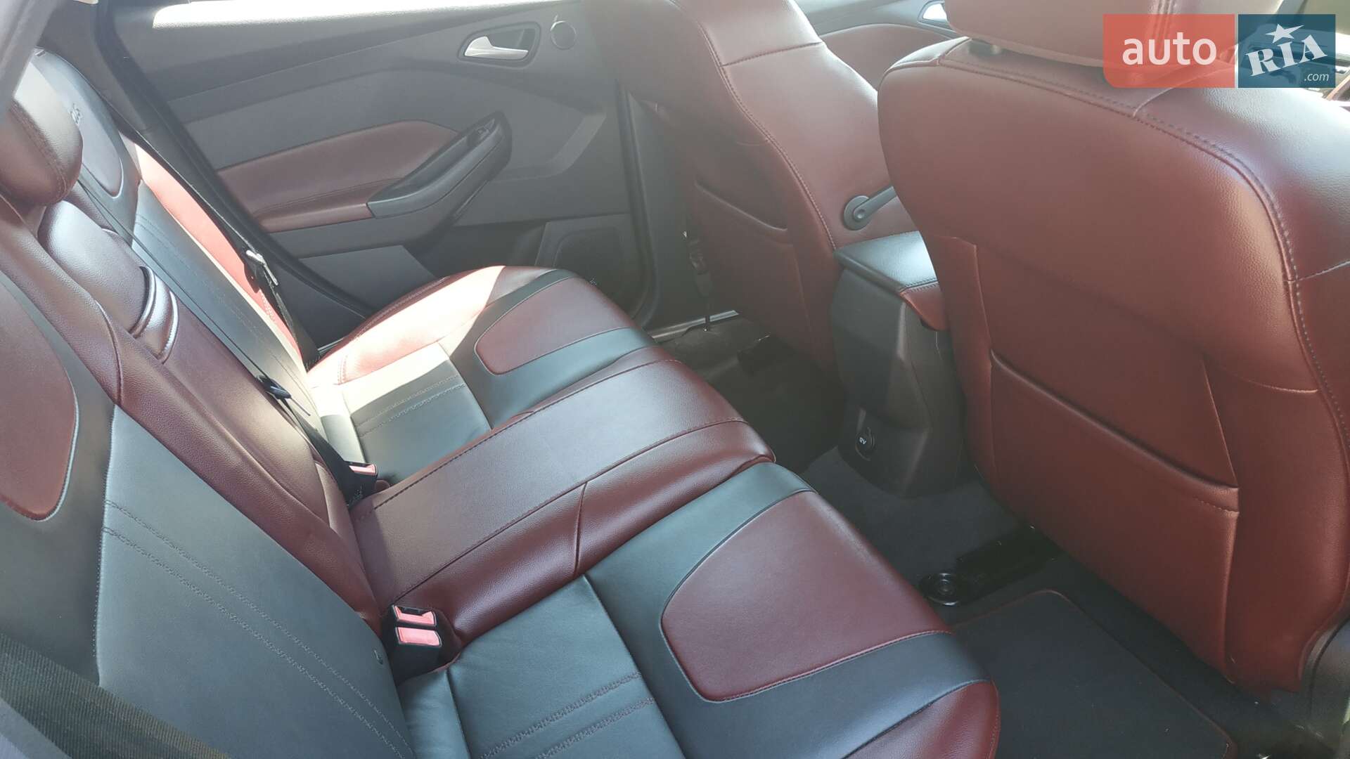 Ford Focus 2013 VIN 1FADP3N23DL254935 фото оголошення 2 з 9