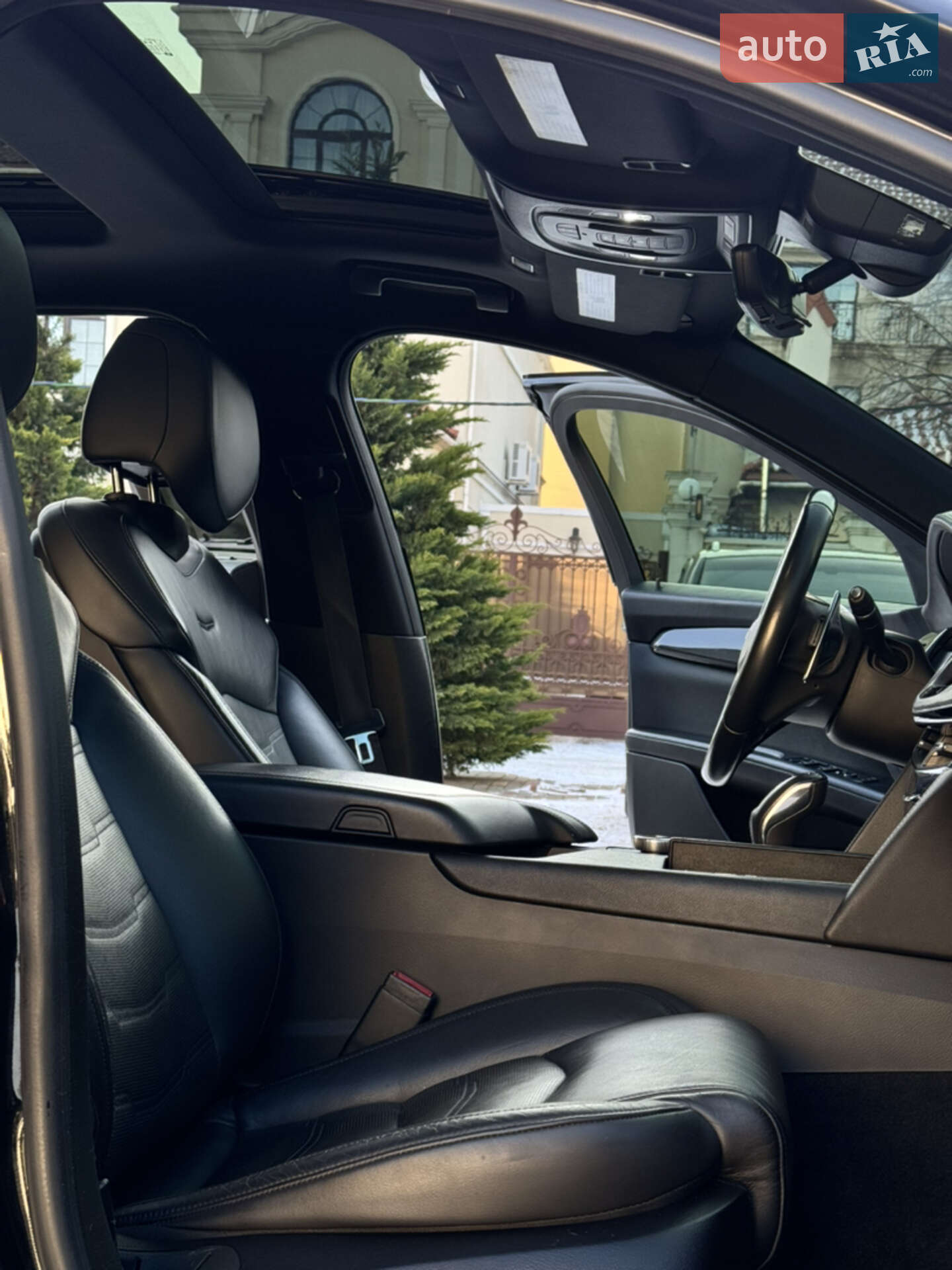 Cadillac CT6 2019 VIN 1G6KN5R67KU146585 фото оголошення 4 з 27