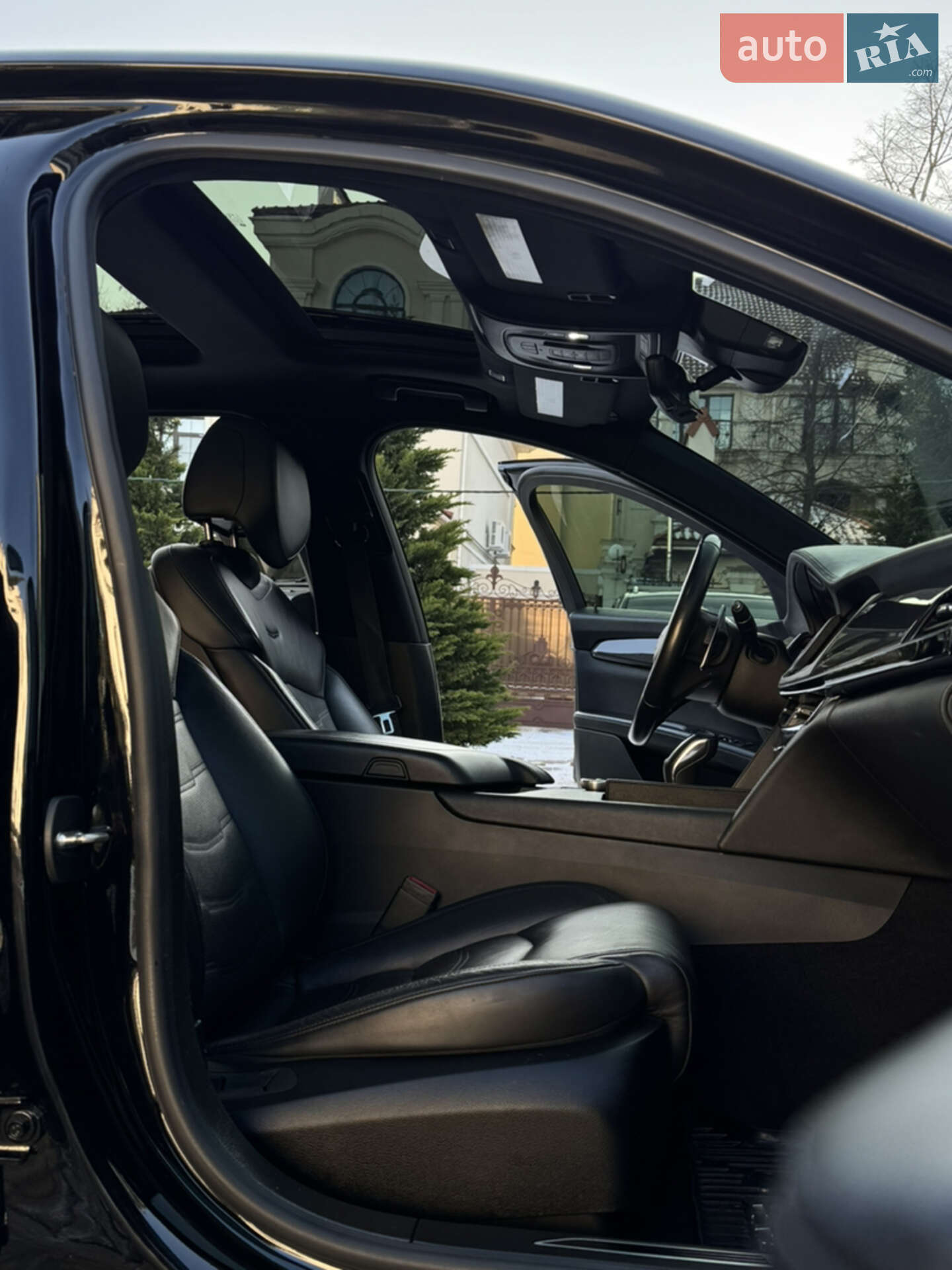 Cadillac CT6 2019 VIN 1G6KN5R67KU146585 фото оголошення 10 з 27