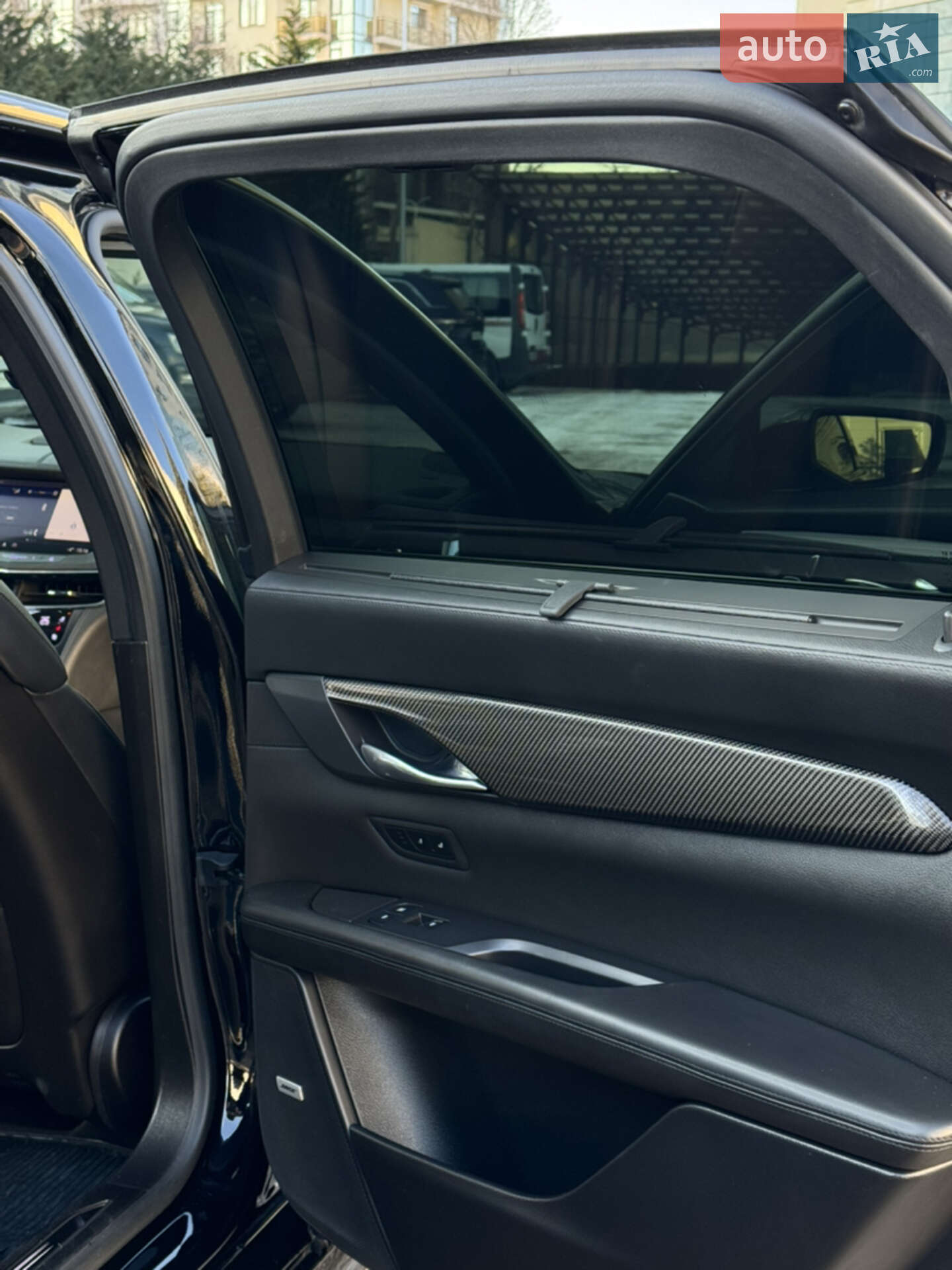 Cadillac CT6 2019 VIN 1G6KN5R67KU146585 фото оголошення 21 з 27