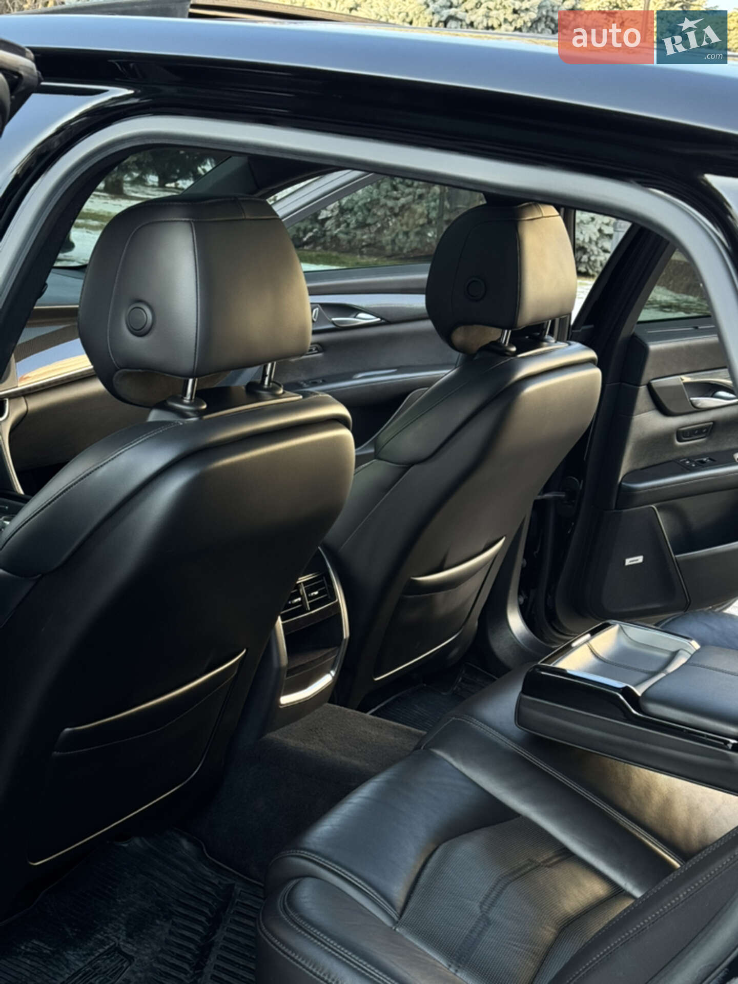 Cadillac CT6 2019 VIN 1G6KN5R67KU146585 фото оголошення 23 з 27