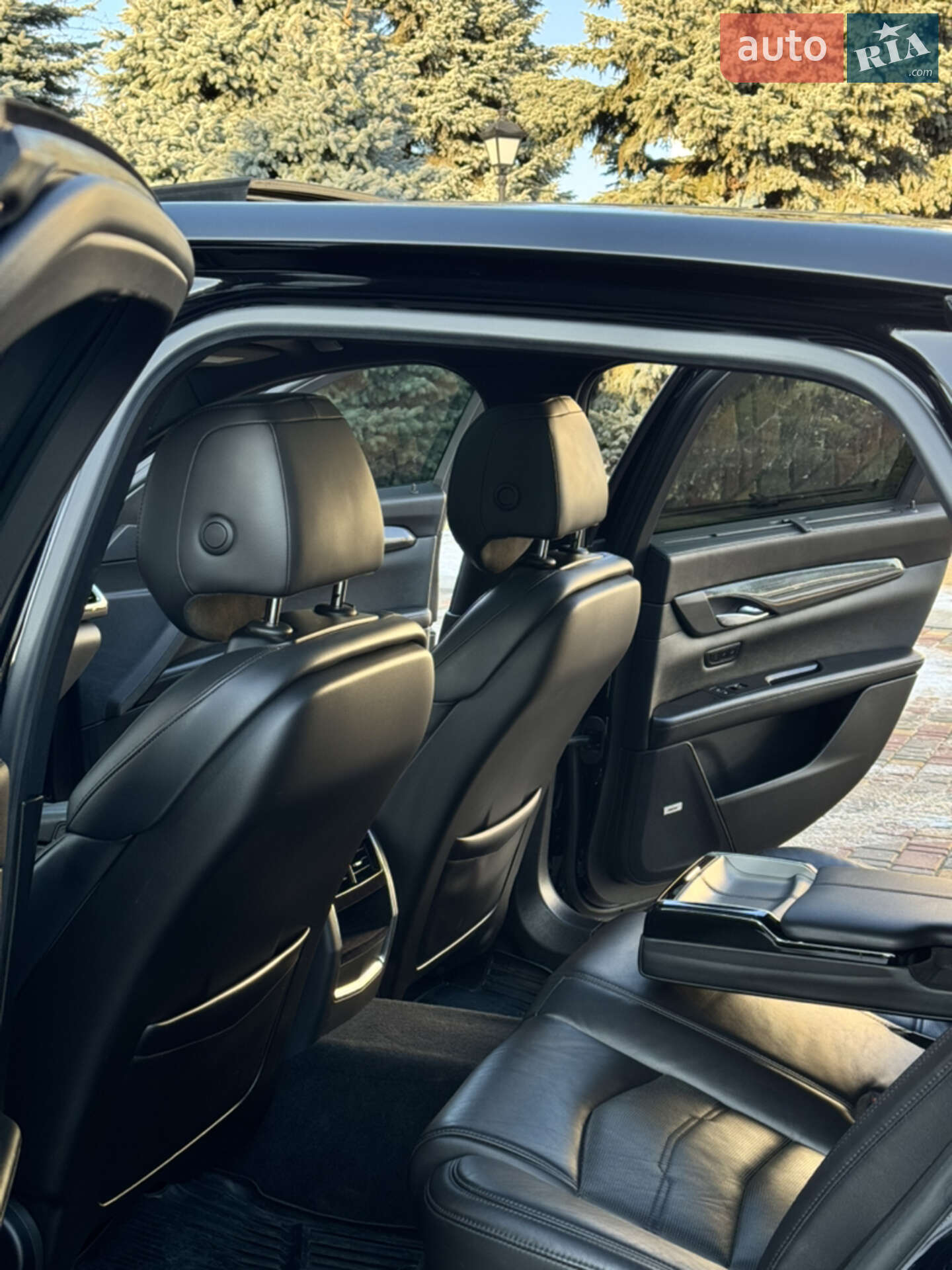 Cadillac CT6 2019 VIN 1G6KN5R67KU146585 фото оголошення 24 з 27