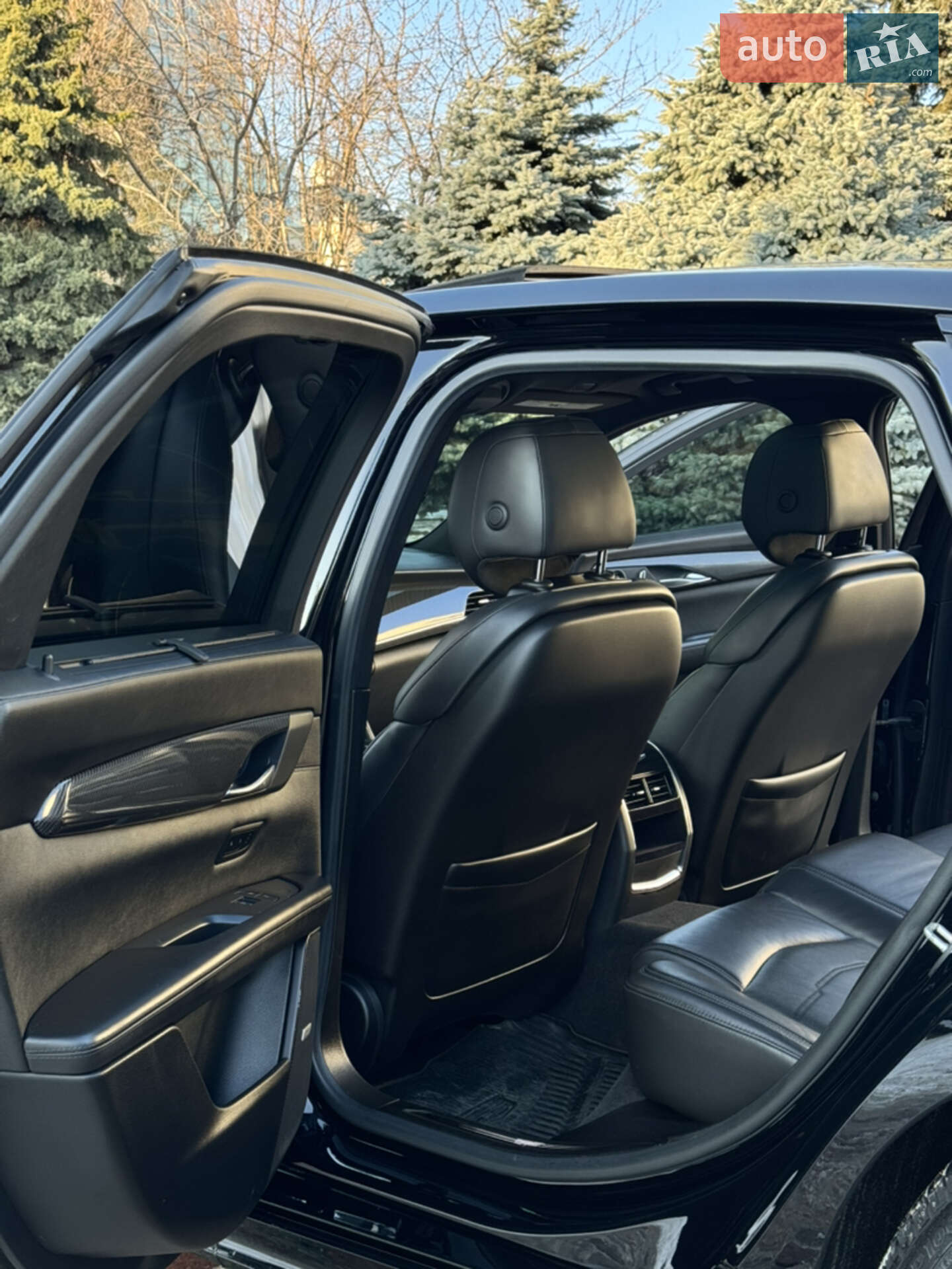 Cadillac CT6 2019 VIN 1G6KN5R67KU146585 фото оголошення 25 з 27
