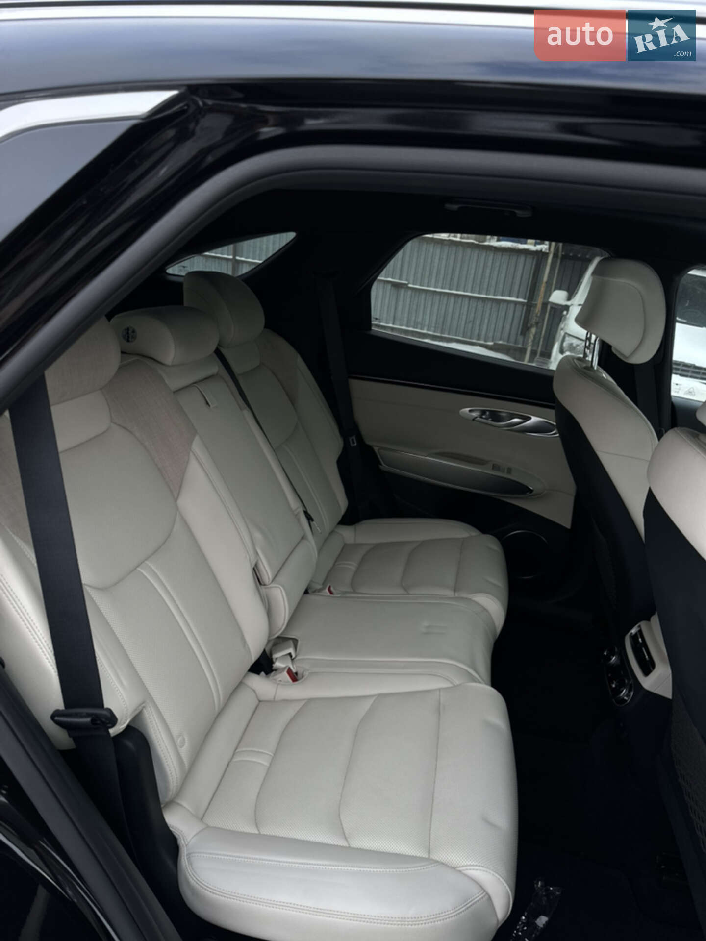 Genesis GV70 EV 2024 VIN 5NMMCET12RH003344 фото оголошення 6 з 25