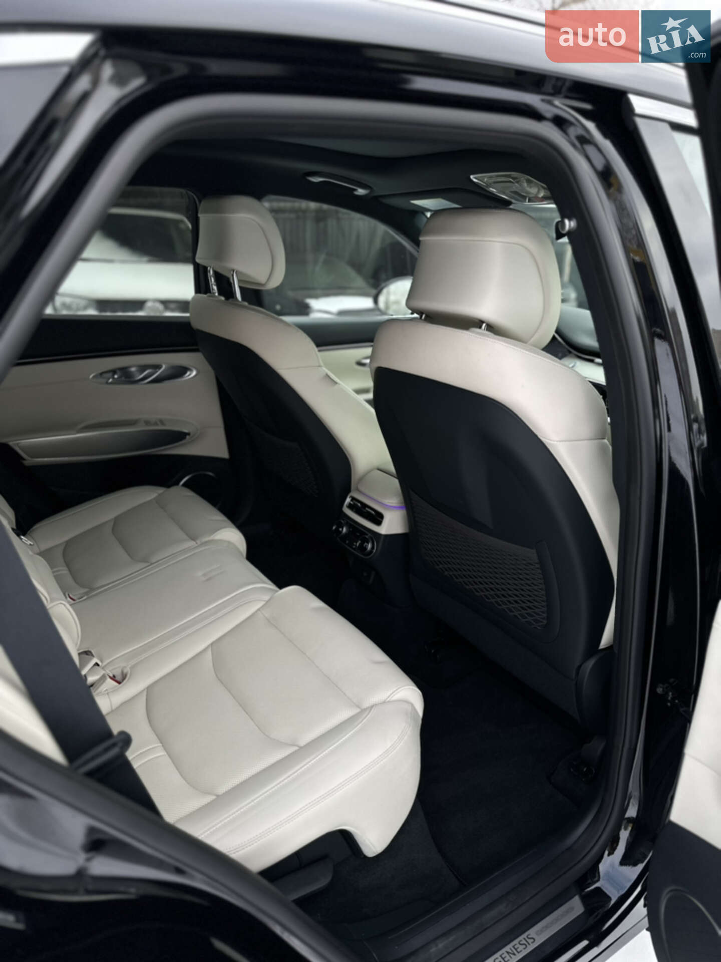 Genesis GV70 EV 2024 VIN 5NMMCET12RH003344 фото оголошення 8 з 25