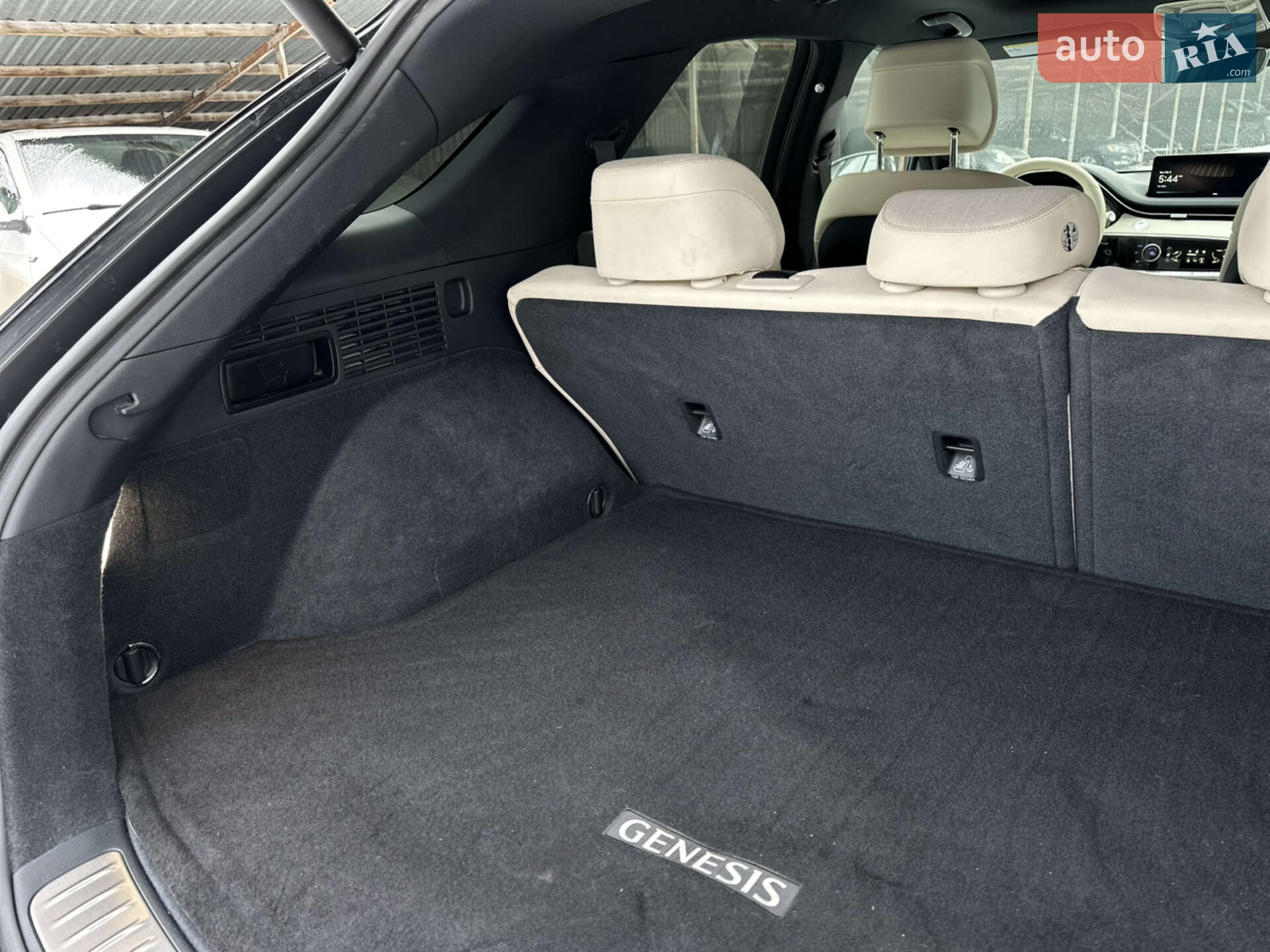 Genesis GV70 EV 2024 VIN 5NMMCET12RH003344 фото оголошення 18 з 25