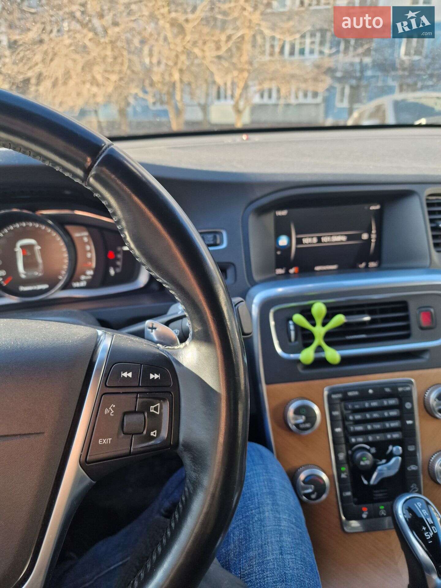 Volvo S60 Cross Country 2017 VIN YV1FHA5C6H2004710 фото оголошення 13 з 19