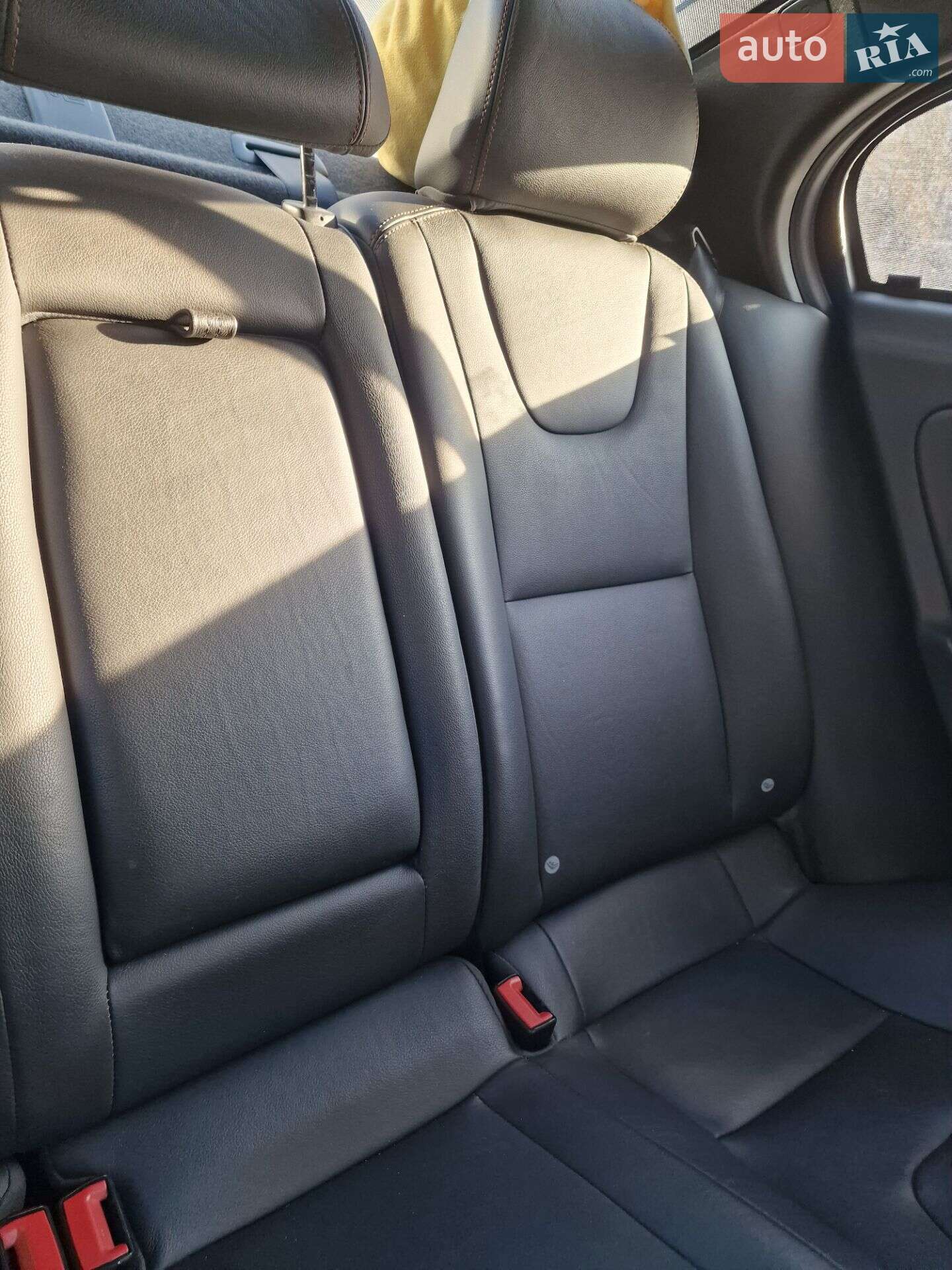 Volvo S60 Cross Country 2017 VIN YV1FHA5C6H2004710 фото оголошення 16 з 19