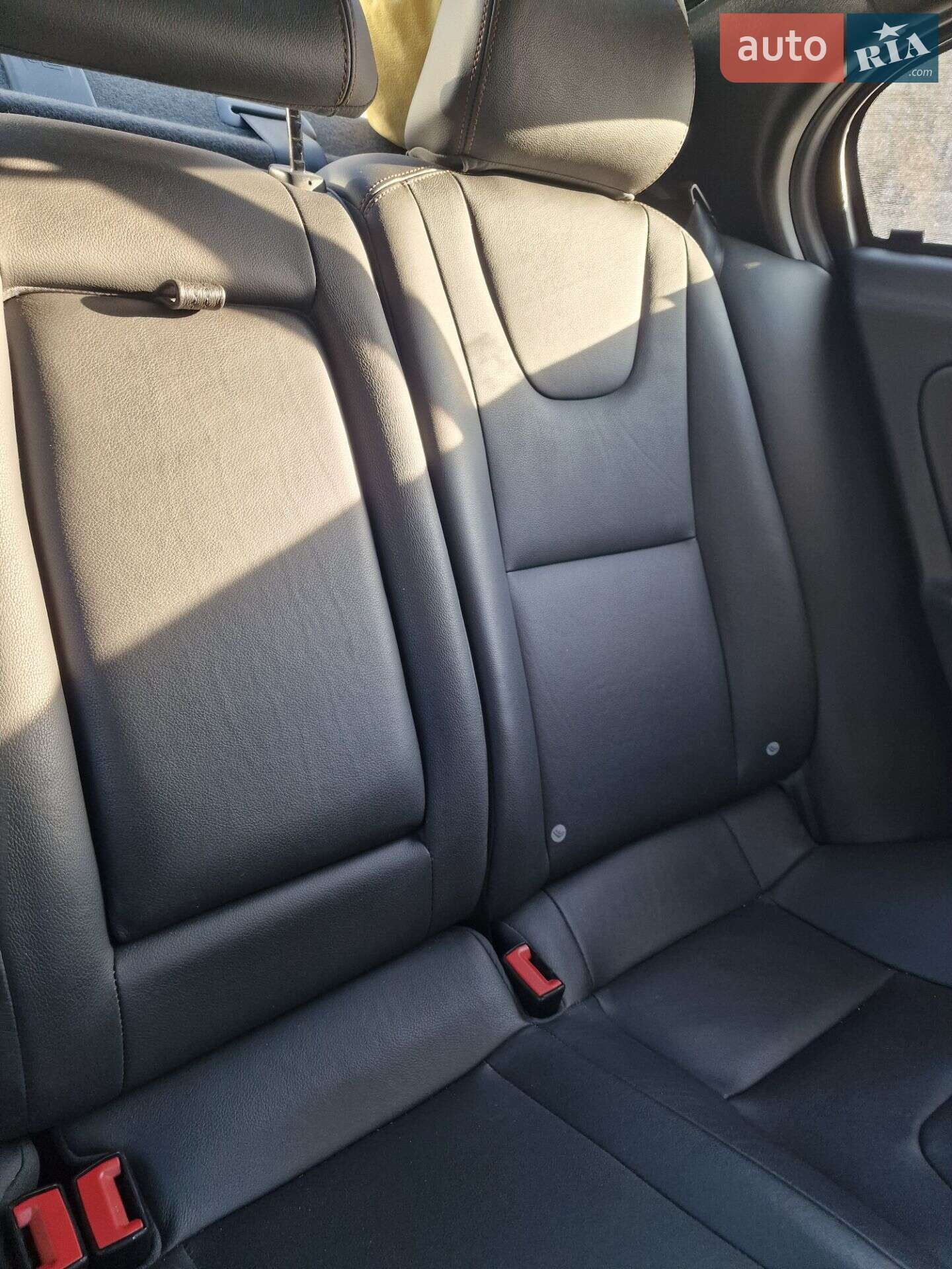 Volvo S60 Cross Country 2017 VIN YV1FHA5C6H2004710 фото оголошення 15 з 19