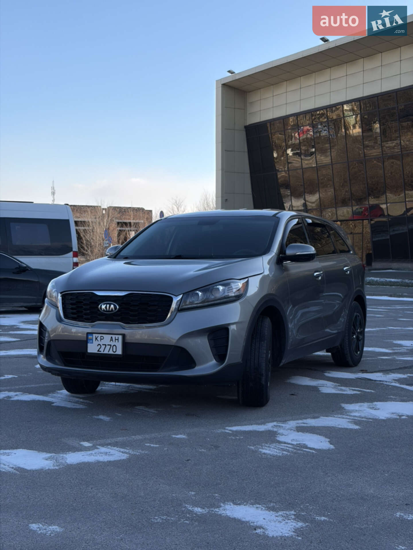 Kia Sorento 2018 VIN 5XYPG4A39KG510936 фото оголошення 4 з 12