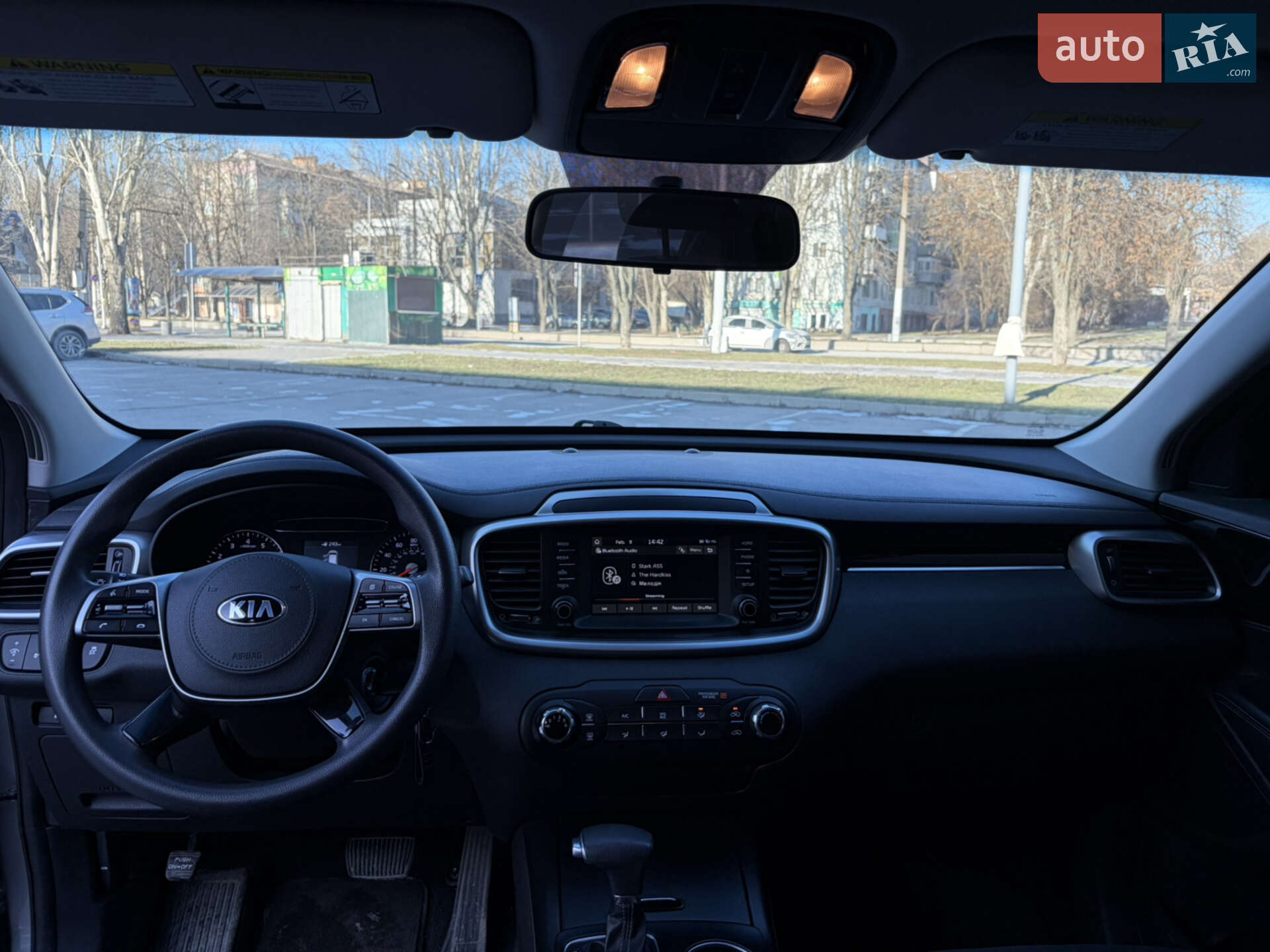 Kia Sorento 2018 VIN 5XYPG4A39KG510936 фото оголошення 11 з 12