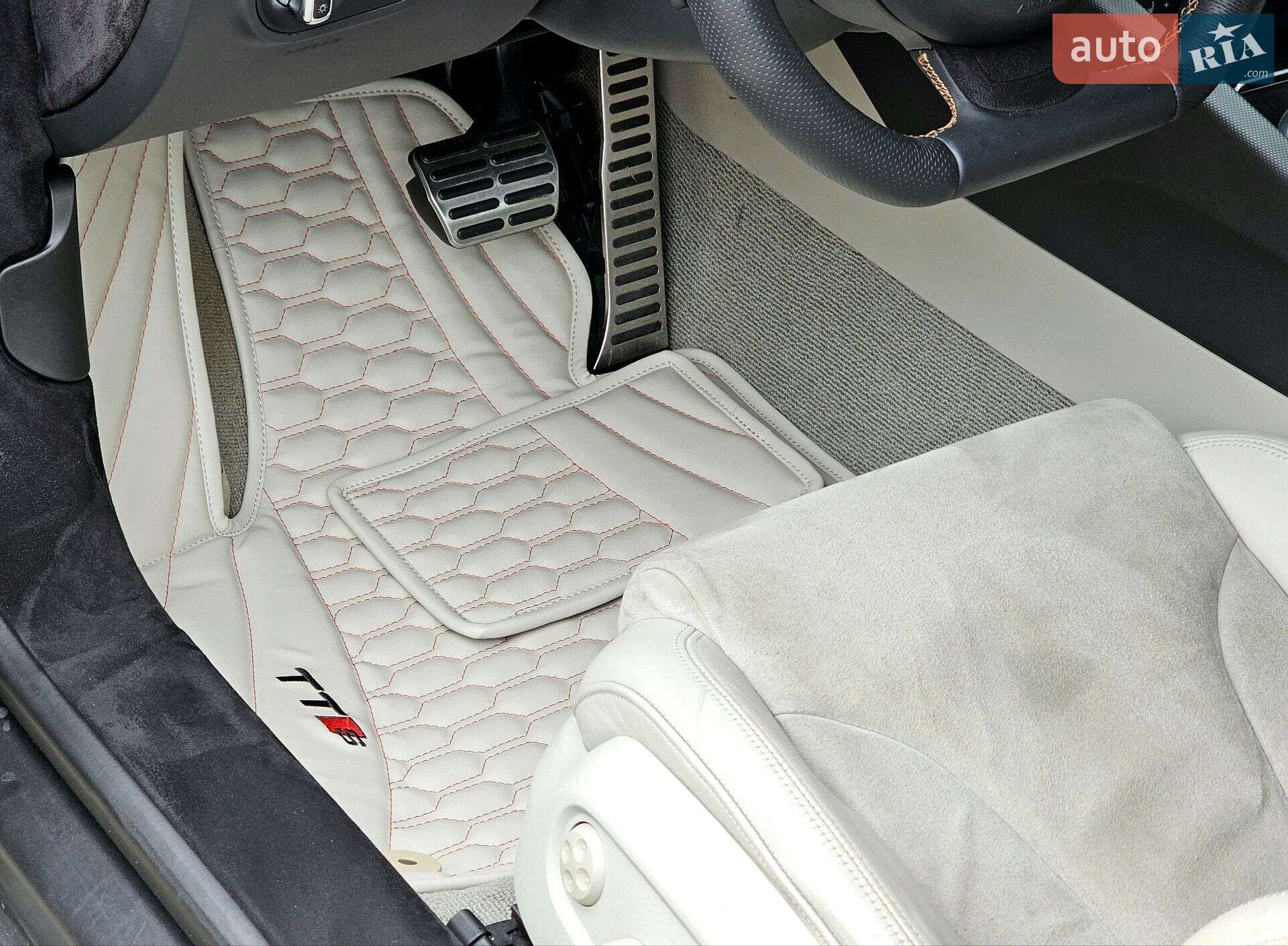 Audi TT 2010 VIN TRUWFAFK8A1015774 фото оголошення 13 з 14