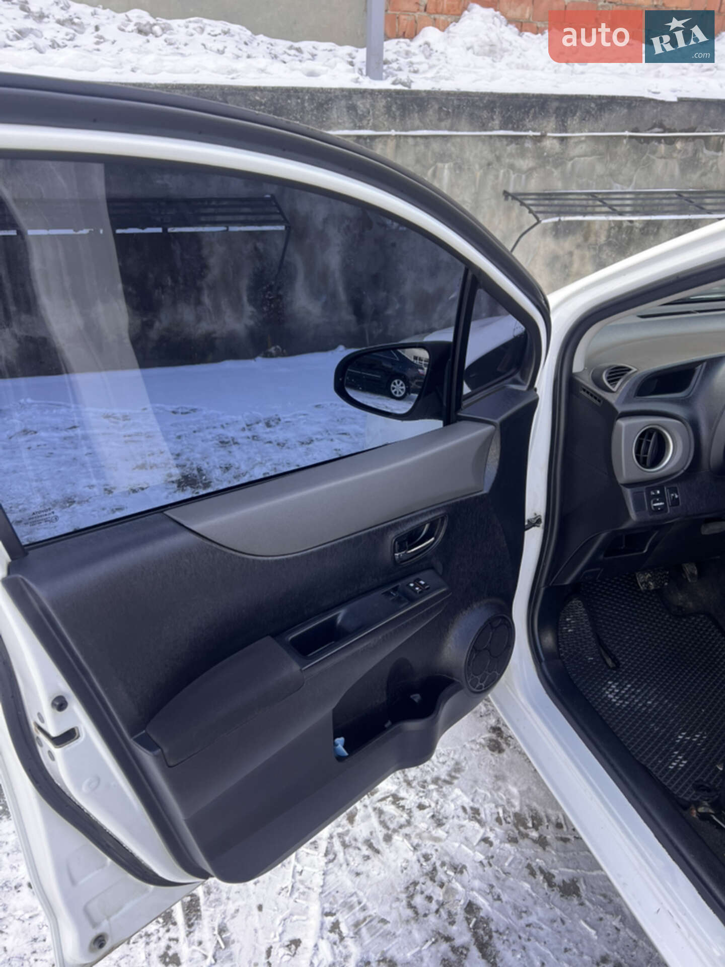Toyota Yaris 2011 VIN VNKKJ0D370A023352 фото оголошення 13 з 18
