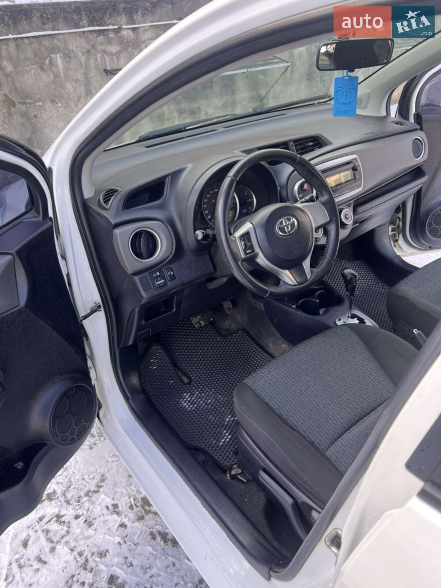 Toyota Yaris 2011 VIN VNKKJ0D370A023352 фото оголошення 12 з 18