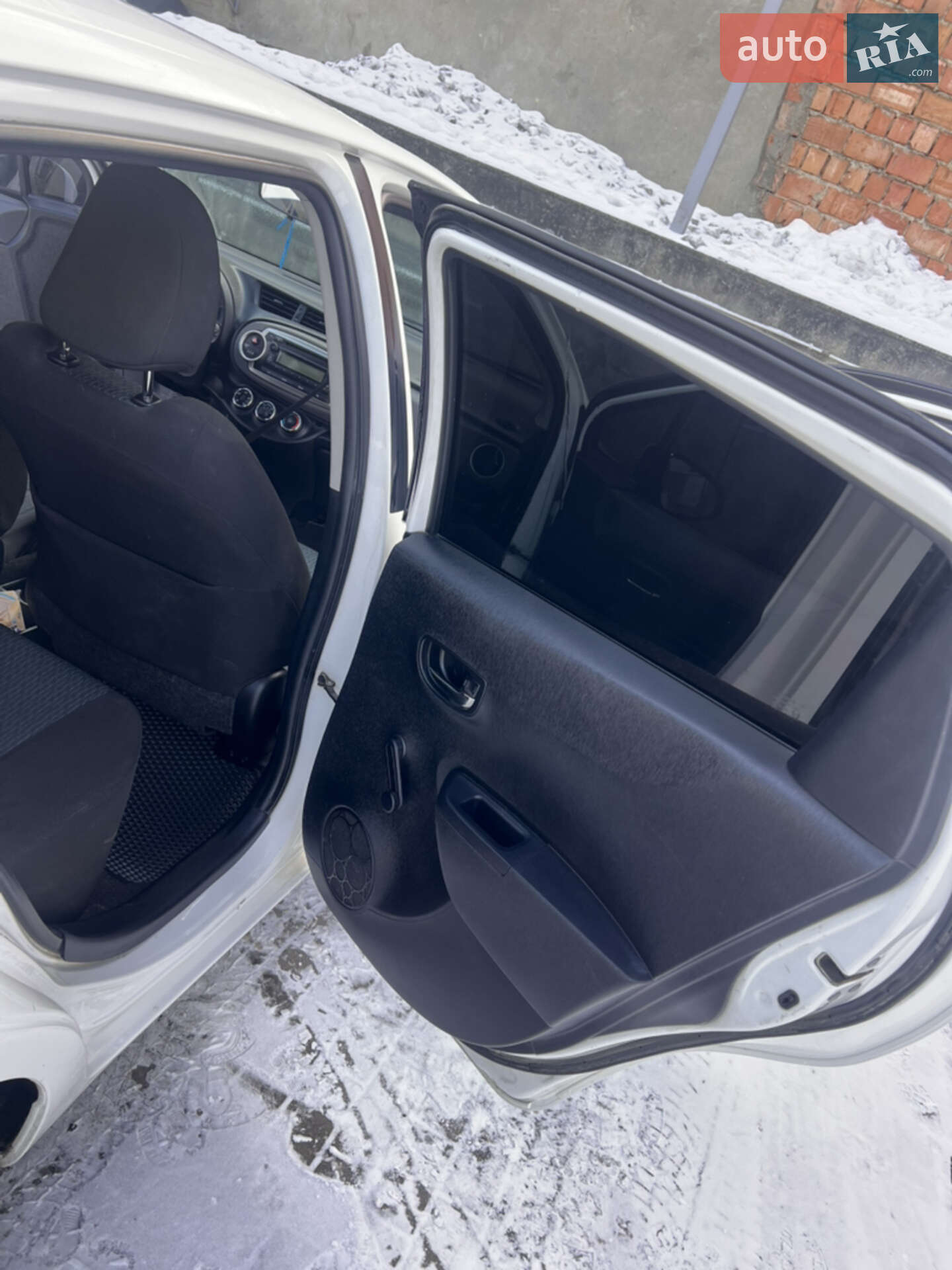 Toyota Yaris 2011 VIN VNKKJ0D370A023352 фото оголошення 15 з 18
