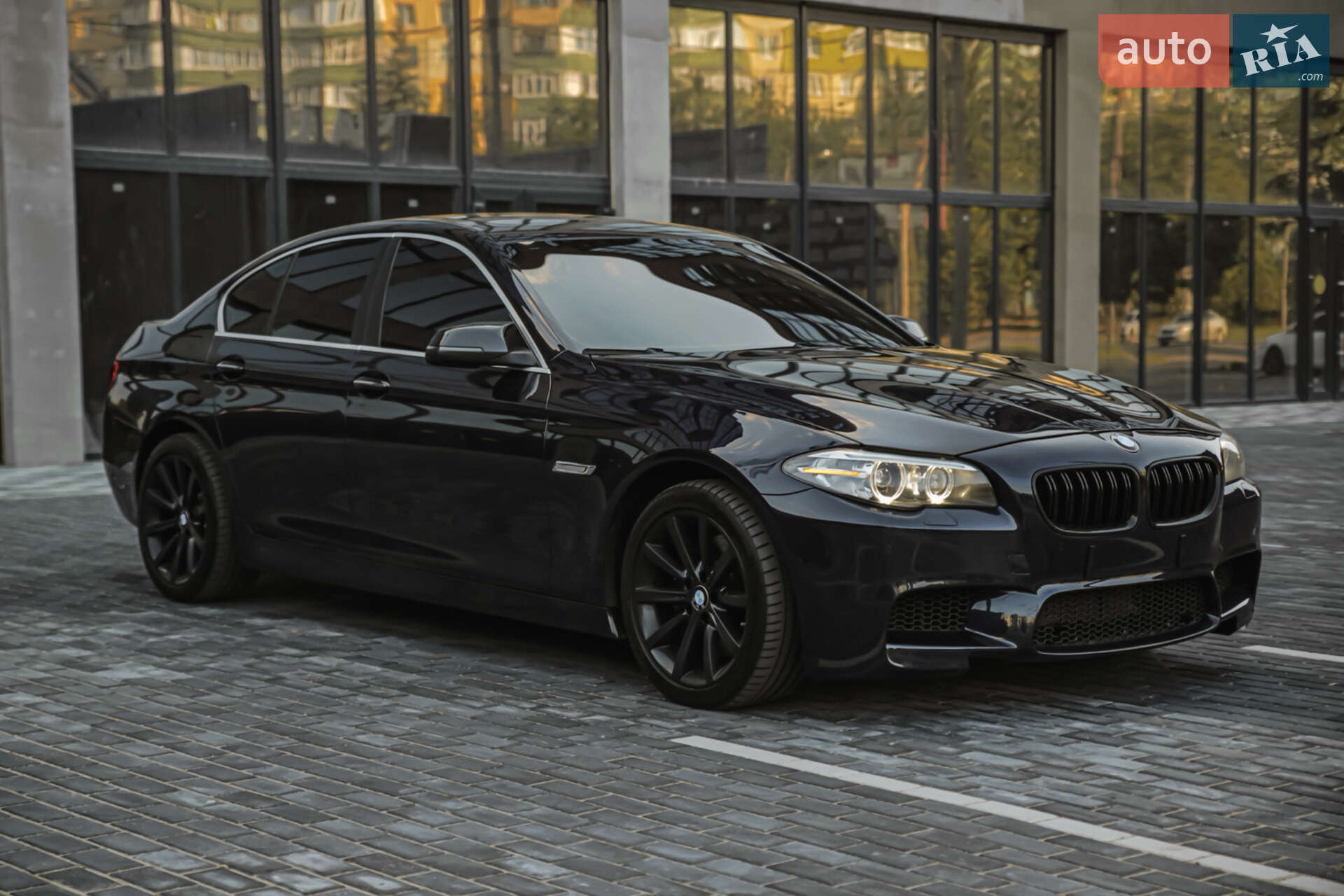 BMW 5 Series 2014 VIN WBA5B3C58ED539195 фото оголошення 3 з 13