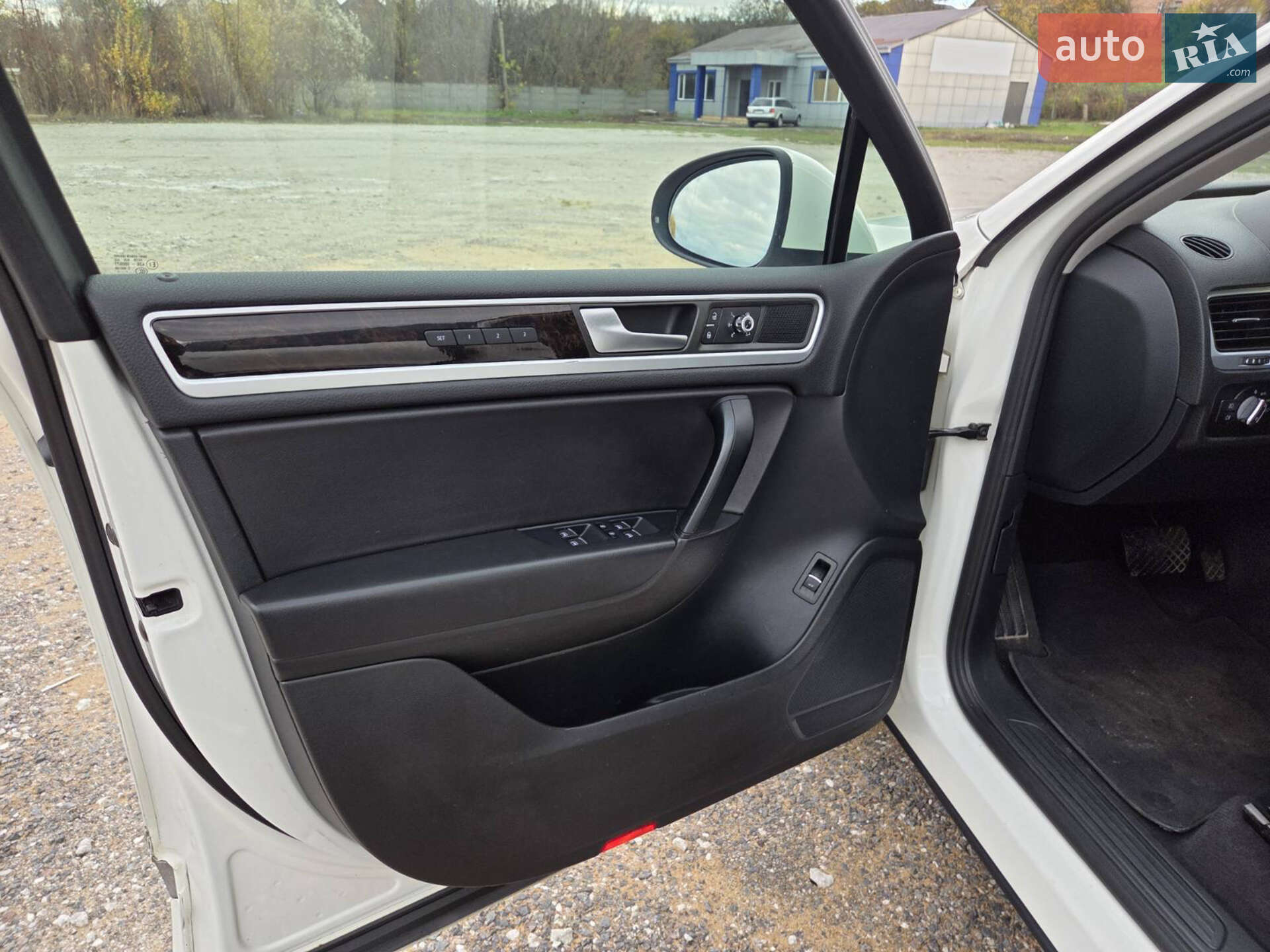Volkswagen Touareg 2011 VIN WVGZZZ7PZCD004077 фото оголошення 12 з 24
