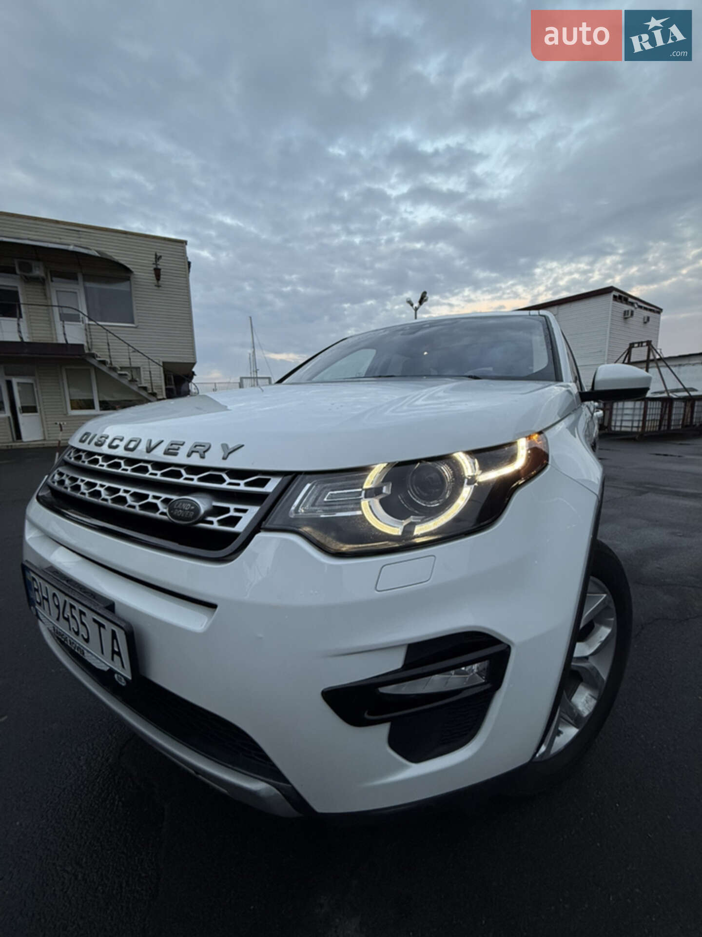Land Rover Discovery Sport 2017 VIN SALCR2BG8HH716448 фото оголошення 2 з 10