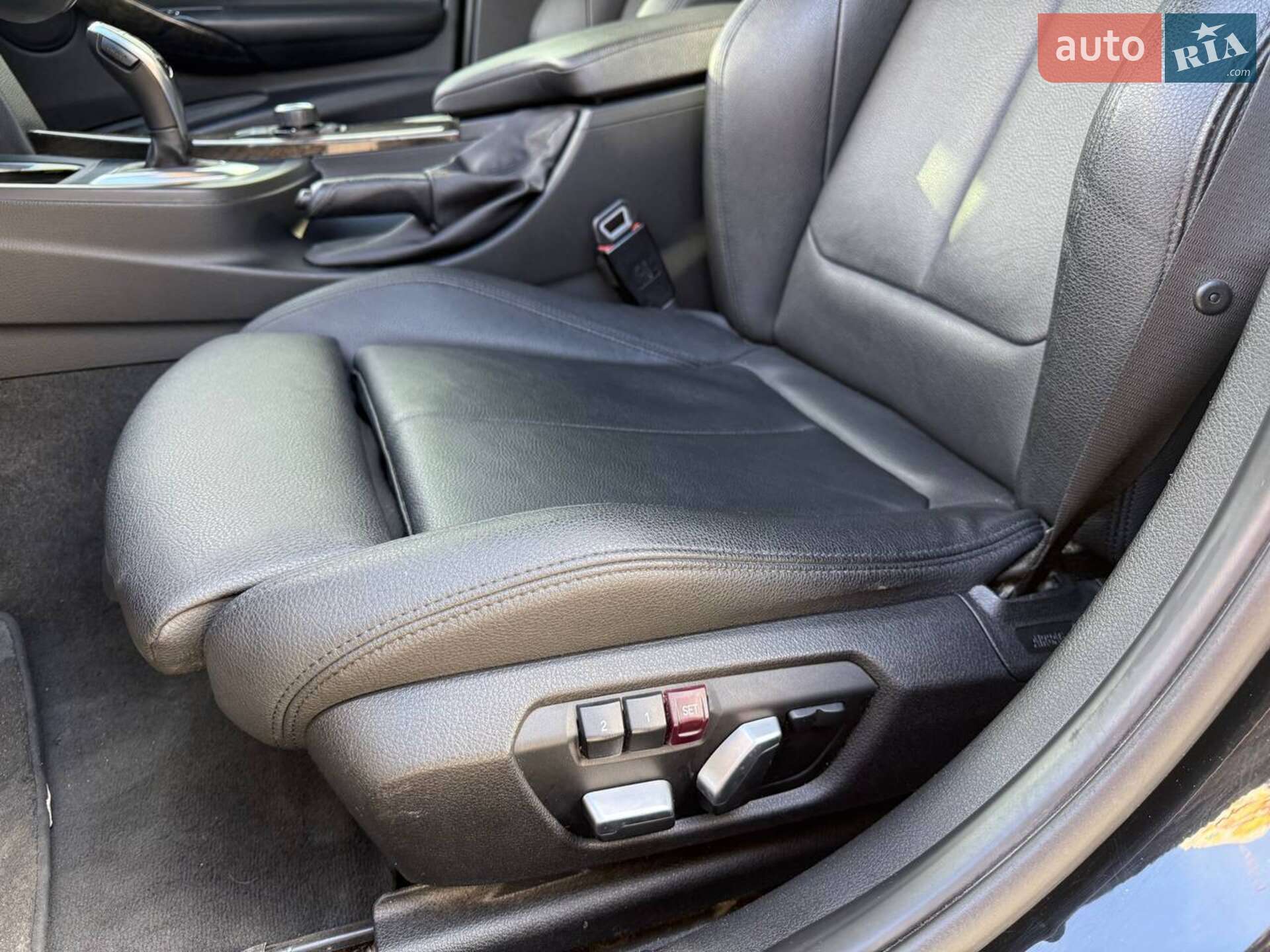 BMW 3 Series 2015 VIN WBA8E3C52GK502727 фото оголошення 9 з 26