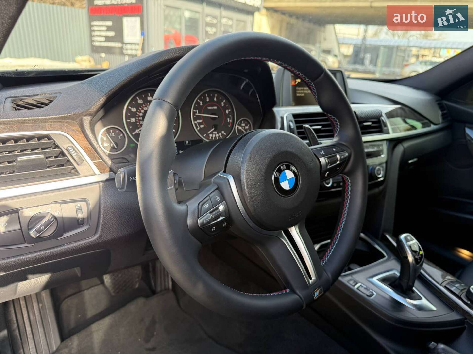 BMW 3 Series 2015 VIN WBA8E3C52GK502727 фото оголошення 10 з 26