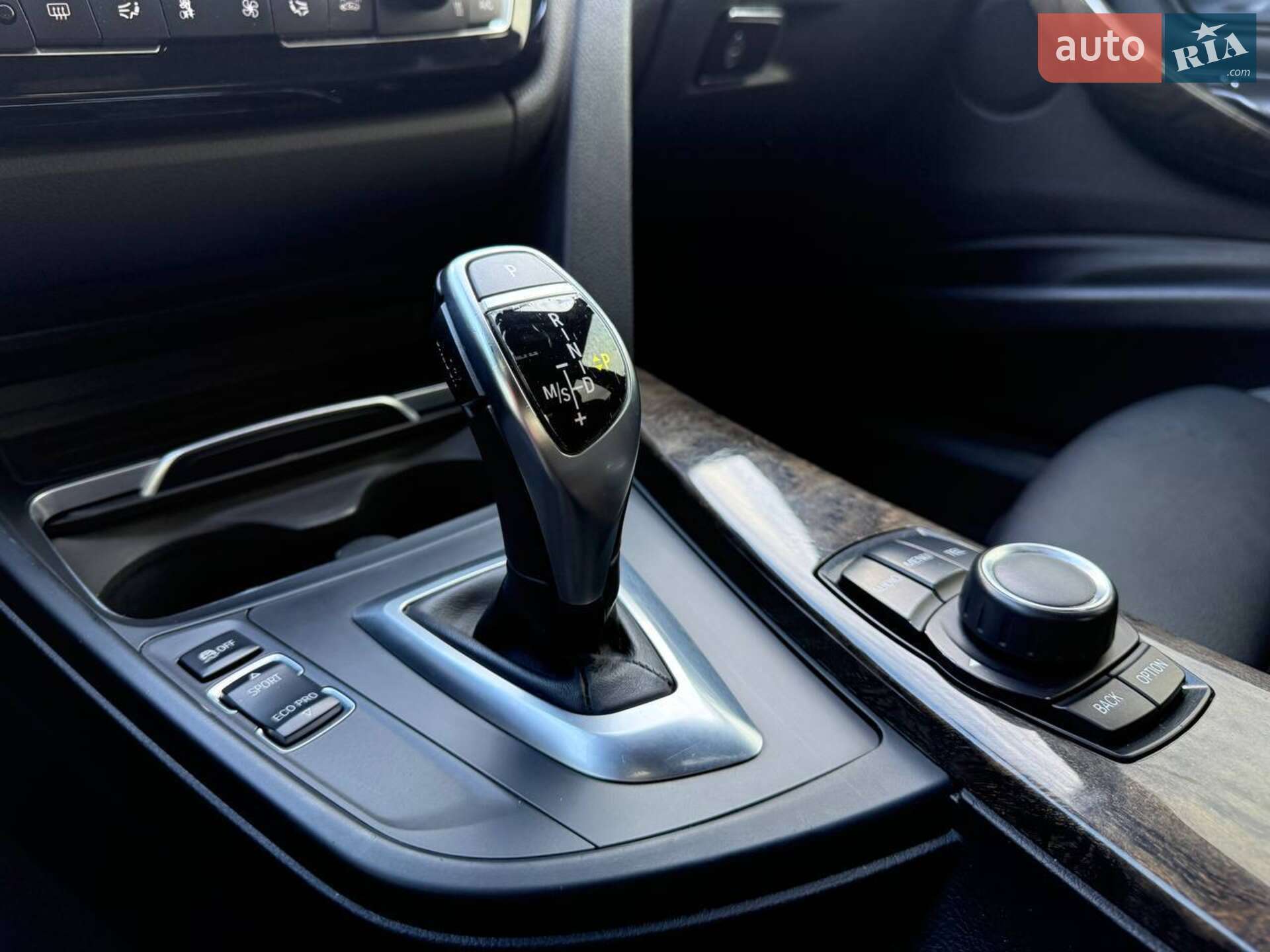 BMW 3 Series 2015 VIN WBA8E3C52GK502727 фото оголошення 11 з 26