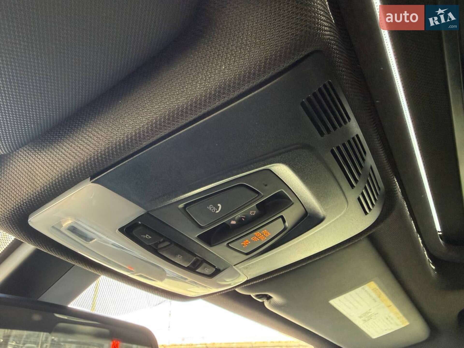 BMW 3 Series 2015 VIN WBA8E3C52GK502727 фото оголошення 13 з 26