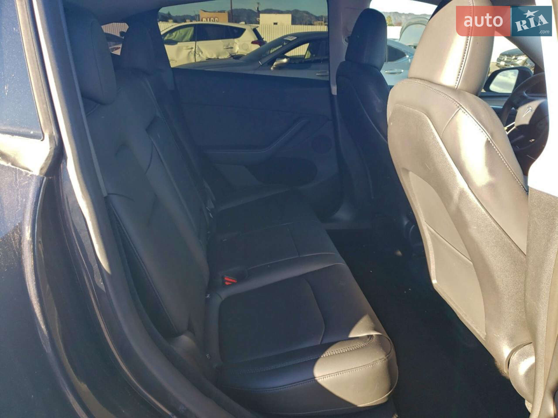Tesla Model Y 2024 VIN 7SAYGDEE4RA236384 фото оголошення 3 з 3