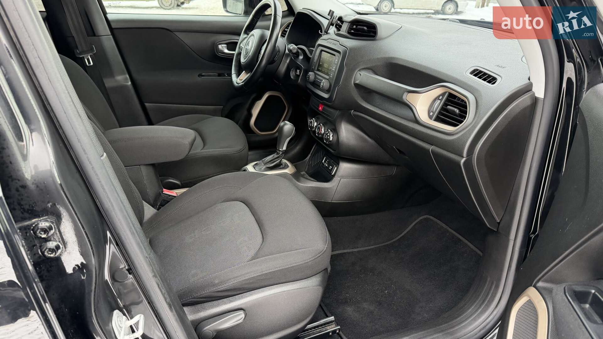 Jeep Renegade 2016 VIN ZACCJABB8HPE91471 фото оголошення 15 з 21