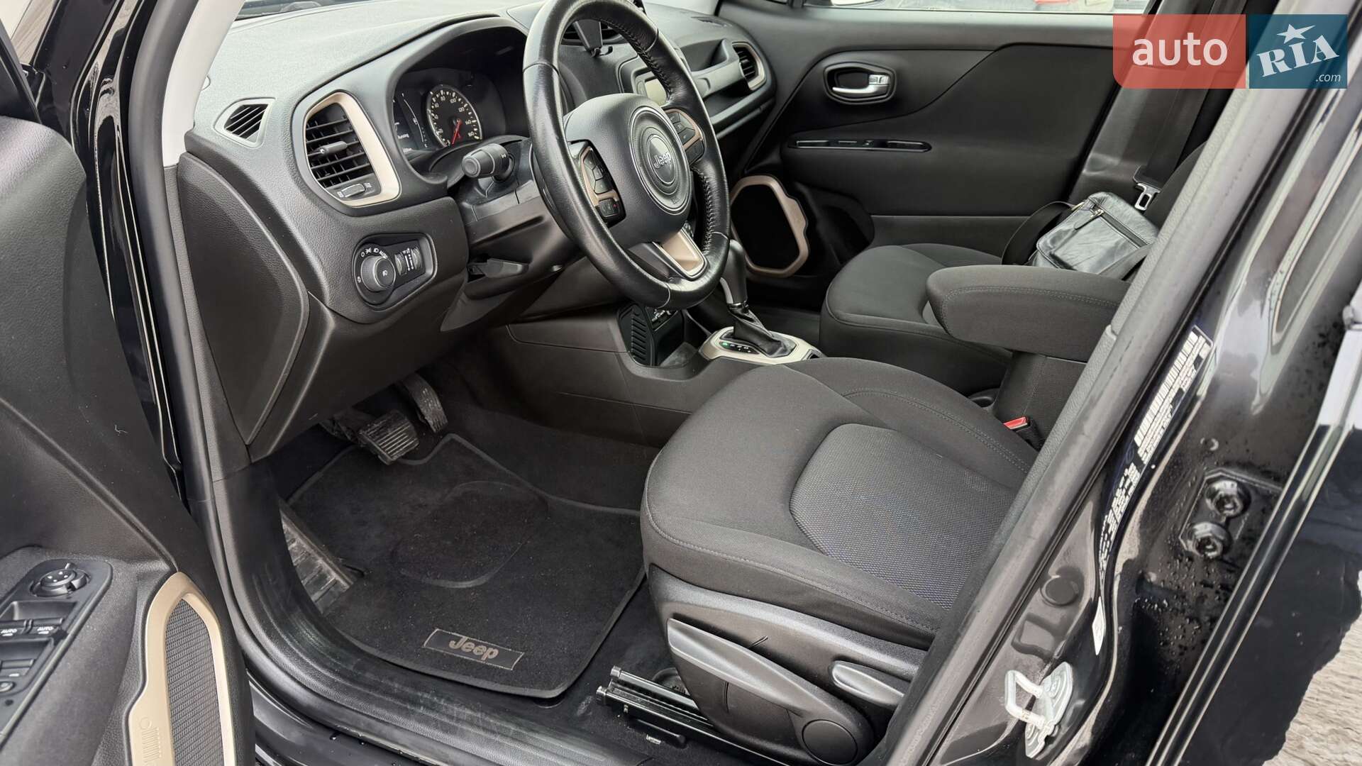 Jeep Renegade 2016 VIN ZACCJABB8HPE91471 фото оголошення 11 з 21