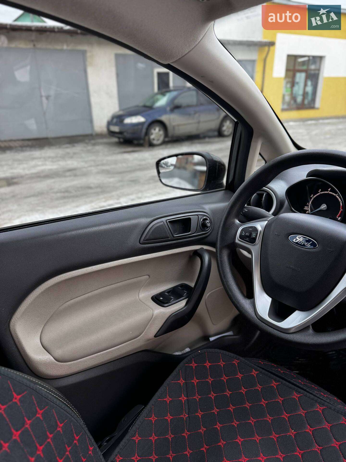 Ford Fiesta 2017 VIN 3FADP4BJ2HM144660 фото оголошення 9 з 10