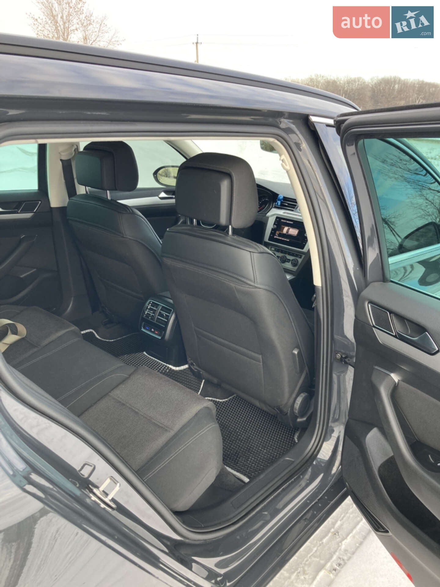 Volkswagen Passat 2018 VIN WVWZZZ3CZJP010146 фото оголошення 5 з 23