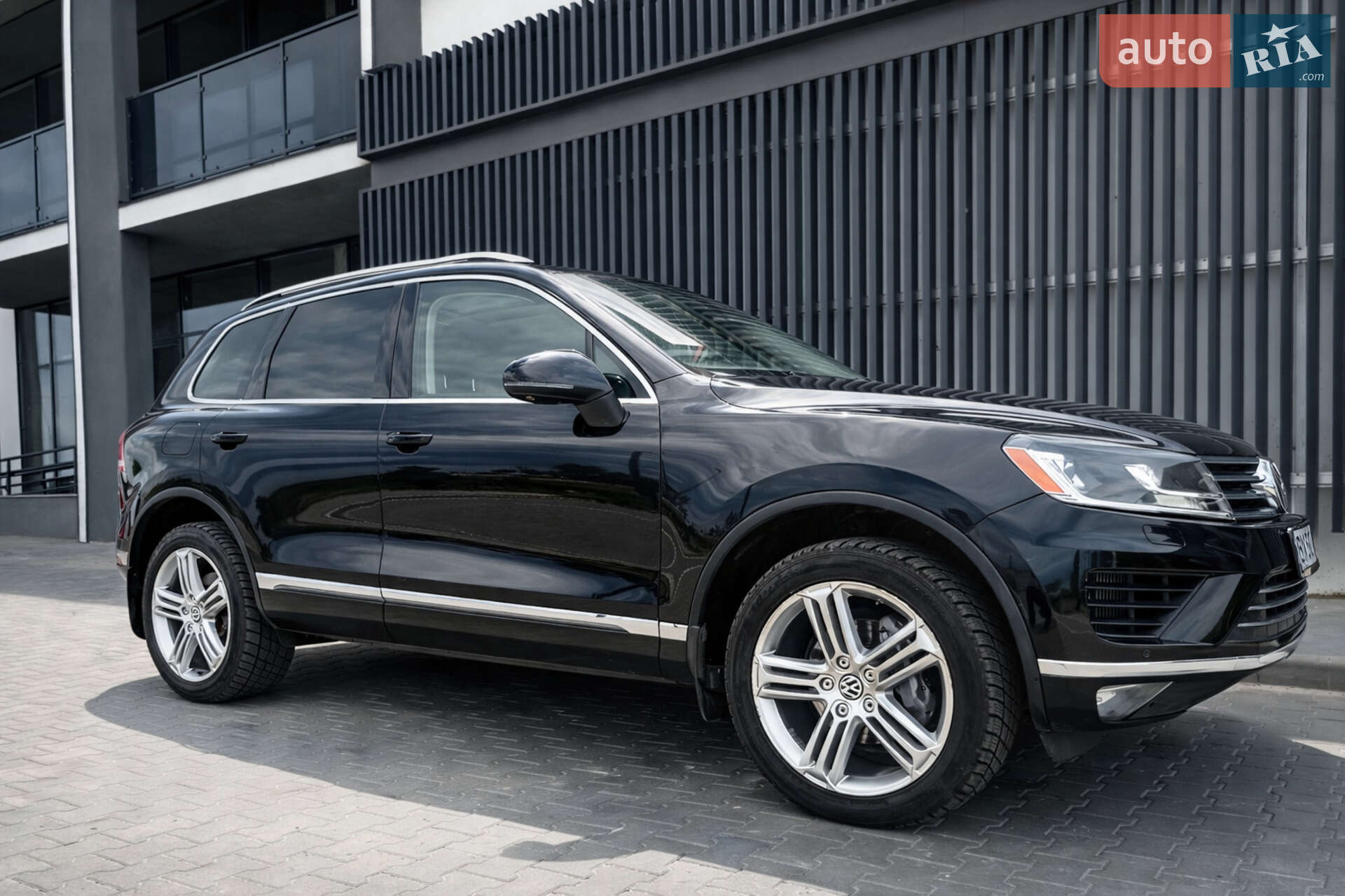 Volkswagen Touareg 2014 VIN WVGEP9BP1FD002188 фото оголошення 3 з 16