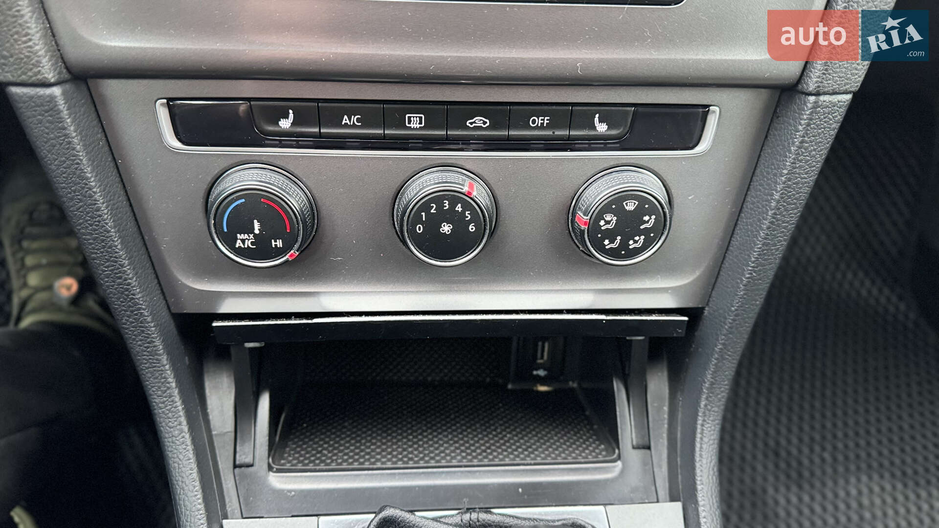 Volkswagen Golf 2014 VIN WVWZZZAUZEP595594 фото оголошення 9 з 17