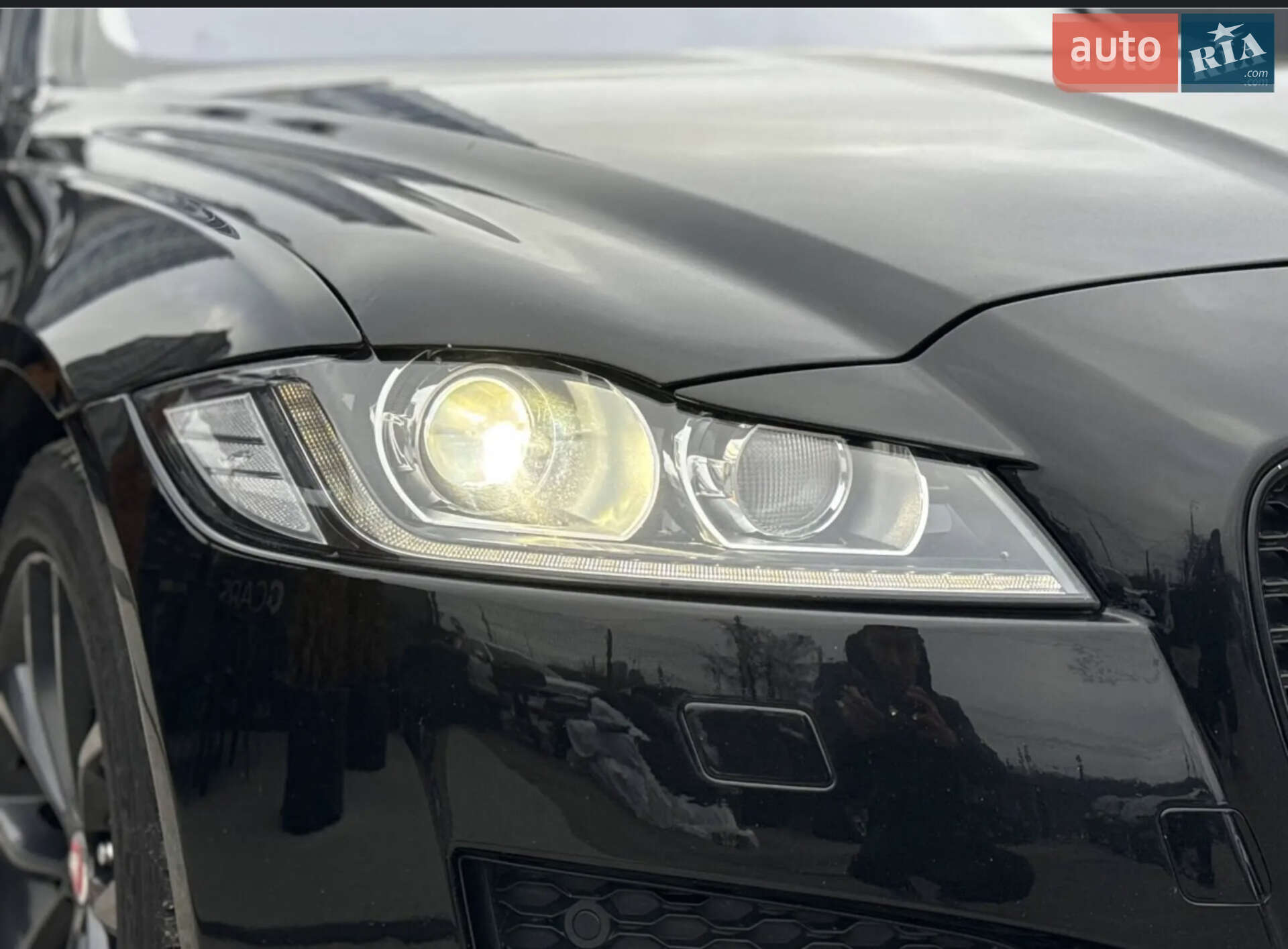 Jaguar XF 2016 VIN SAJBJ4BN2HCY48785 фото оголошення 2 з 31