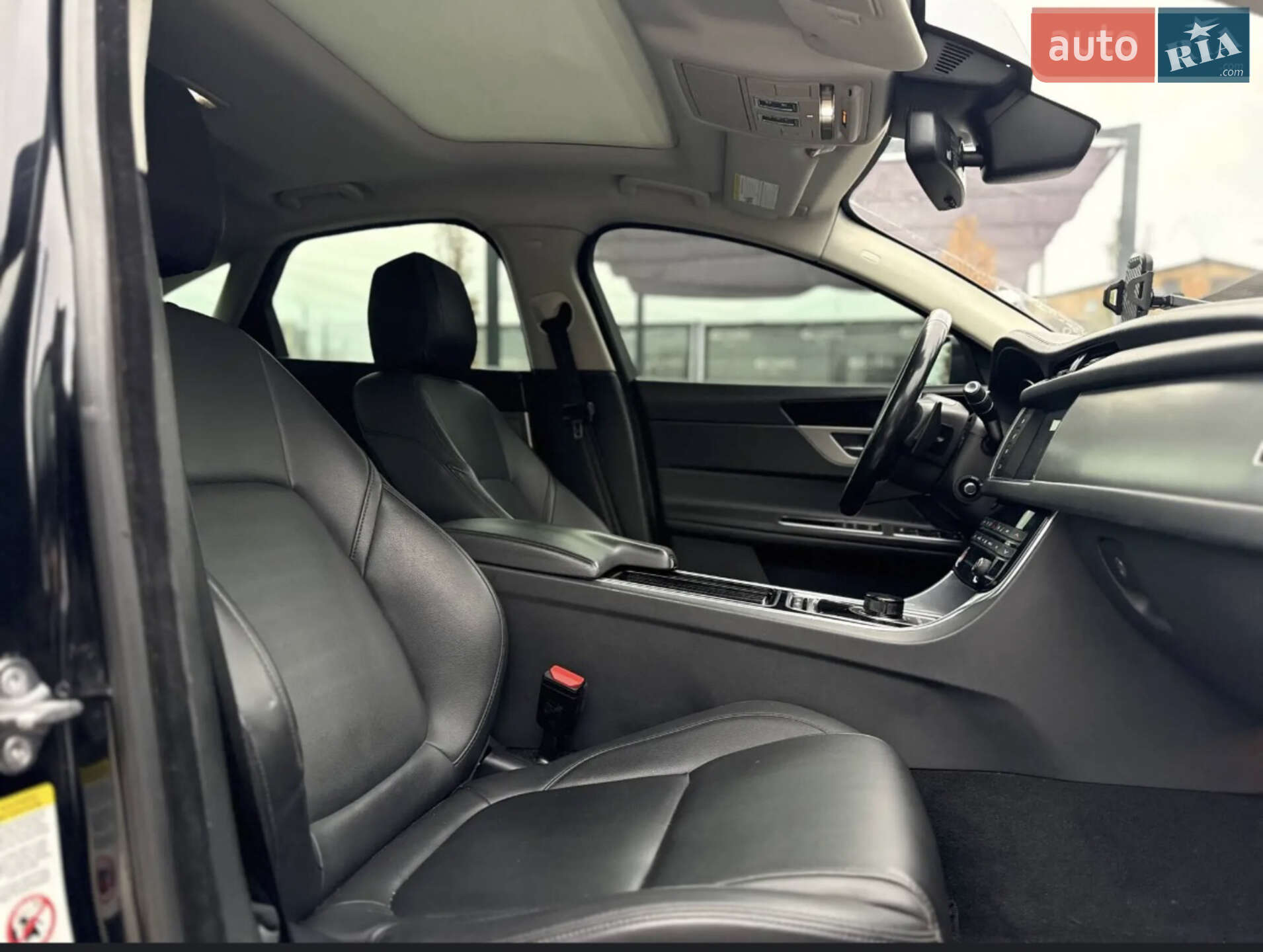 Jaguar XF 2016 VIN SAJBJ4BN2HCY48785 фото оголошення 25 з 31