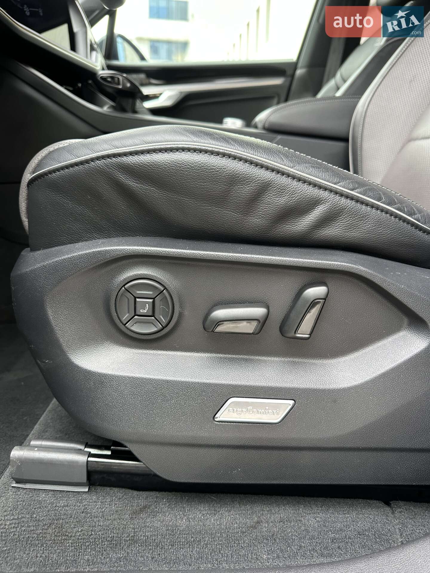 Volkswagen Touareg 2023 VIN WVGZZZCR8PD028476 фото оголошення 36 з 44