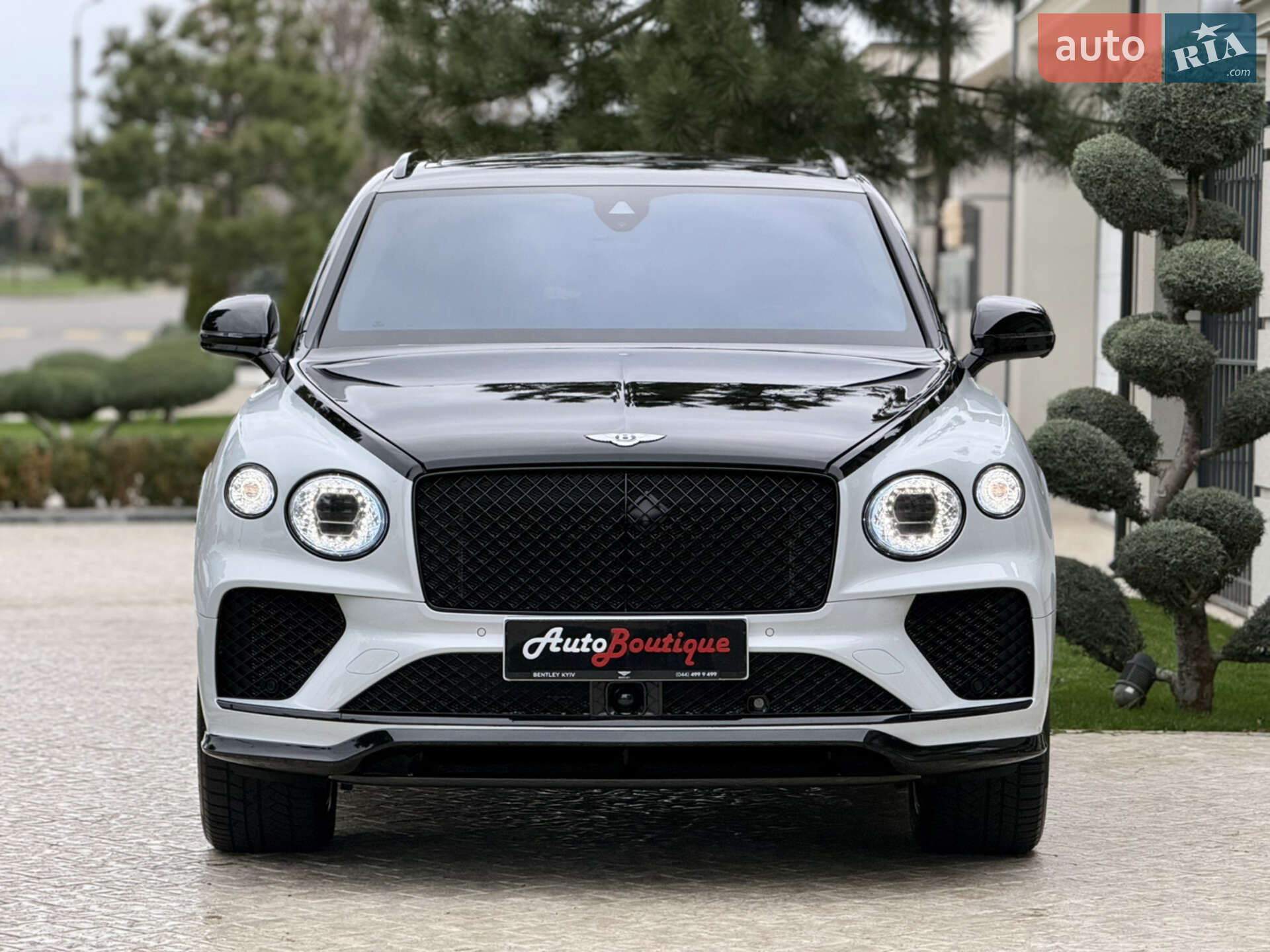 Bentley Bentayga 2024 VIN SJAAB14V2RC025635 фото оголошення 2 з 74