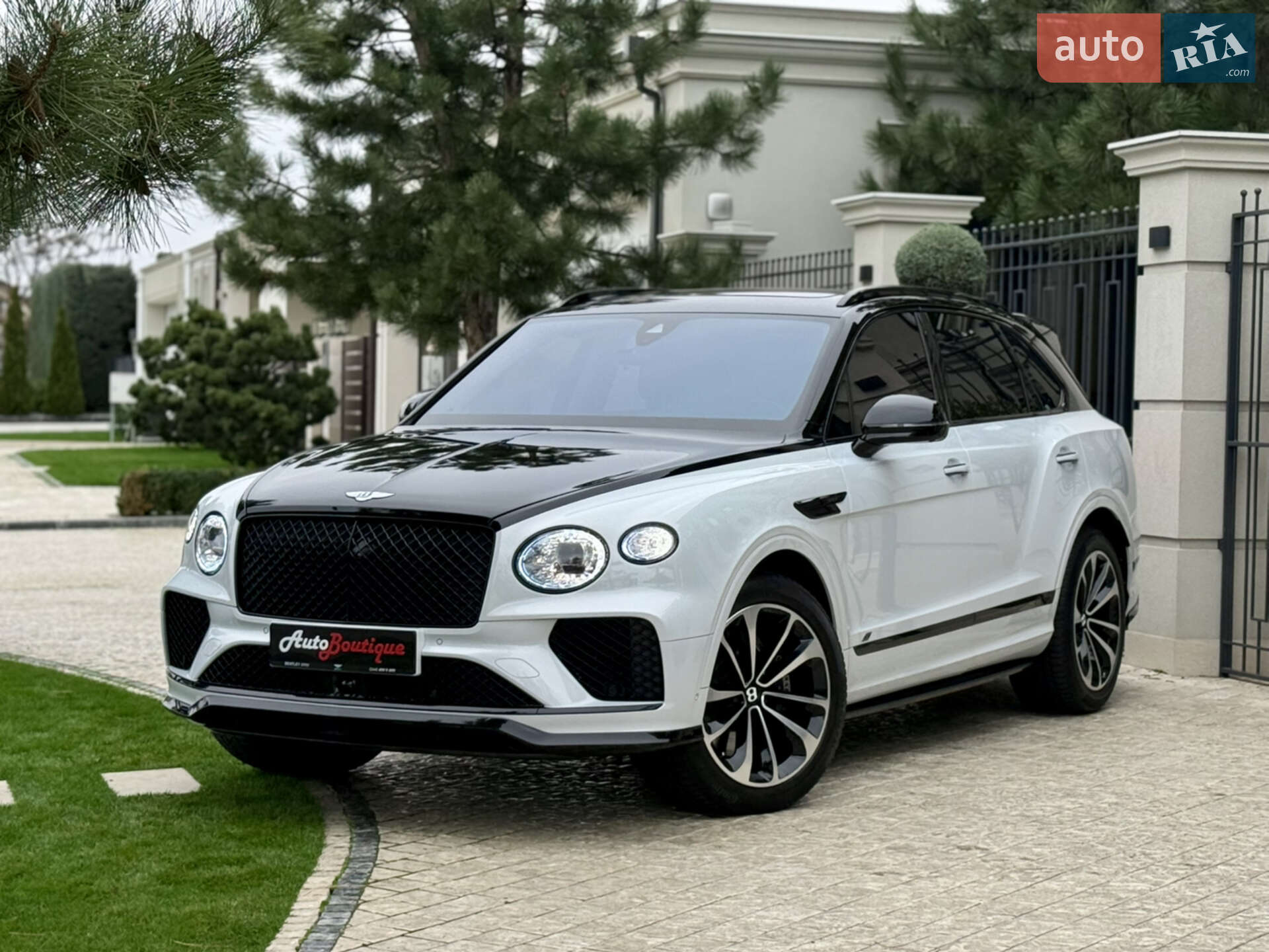 Bentley Bentayga 2024 VIN SJAAB14V2RC025635 фото оголошення 7 з 74