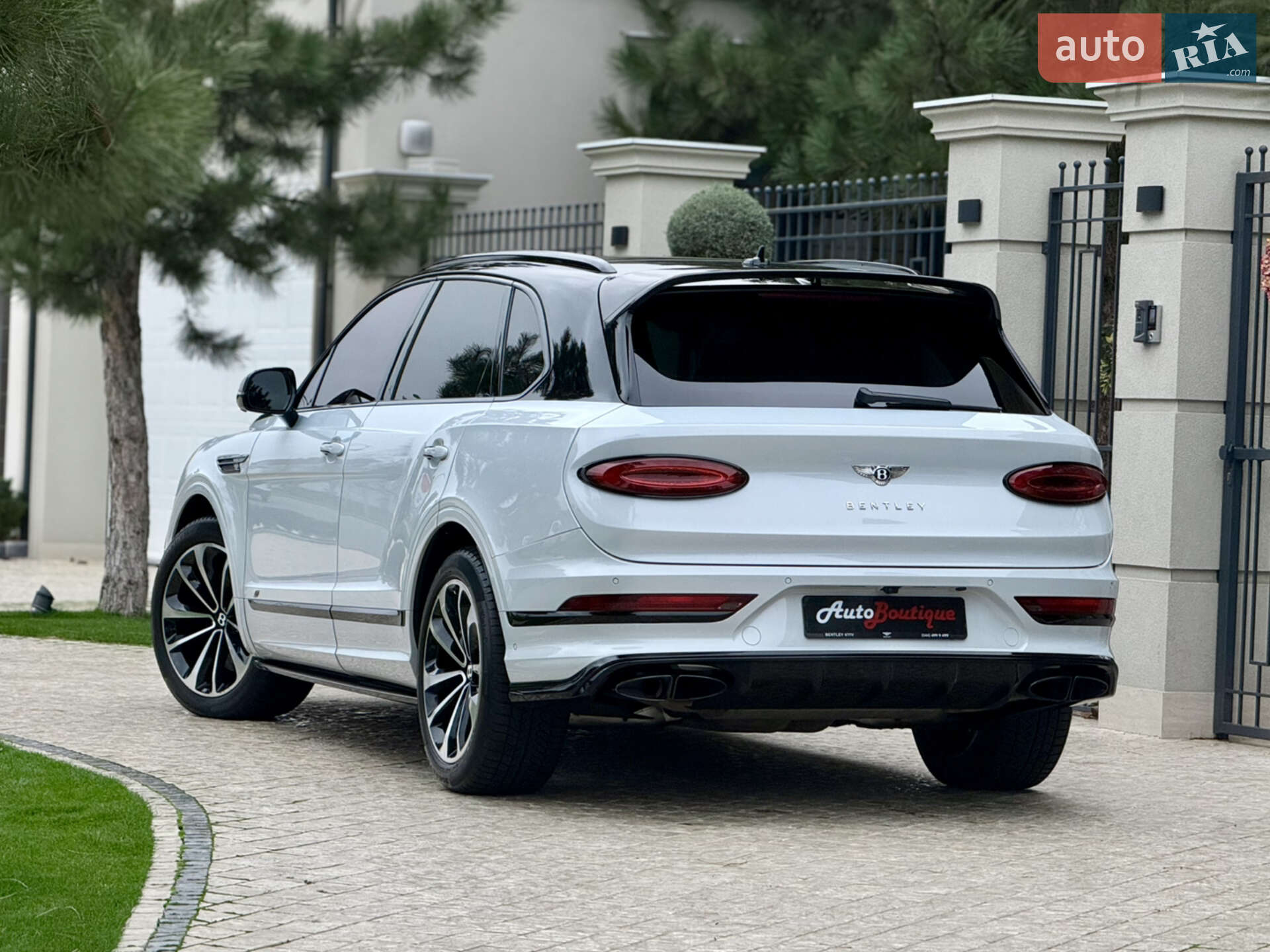 Bentley Bentayga 2024 VIN SJAAB14V2RC025635 фото оголошення 11 з 74
