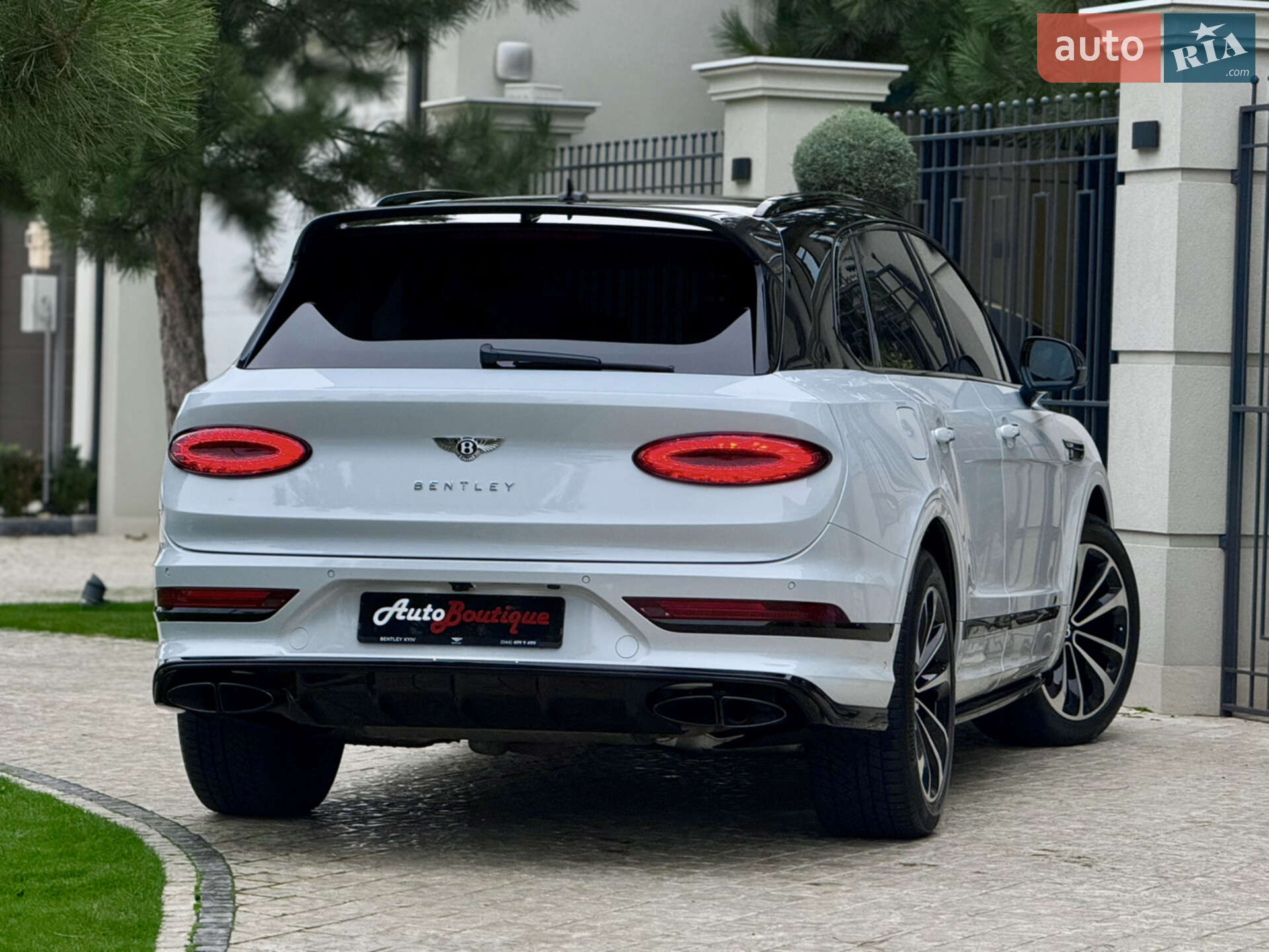 Bentley Bentayga 2024 VIN SJAAB14V2RC025635 фото оголошення 16 з 74