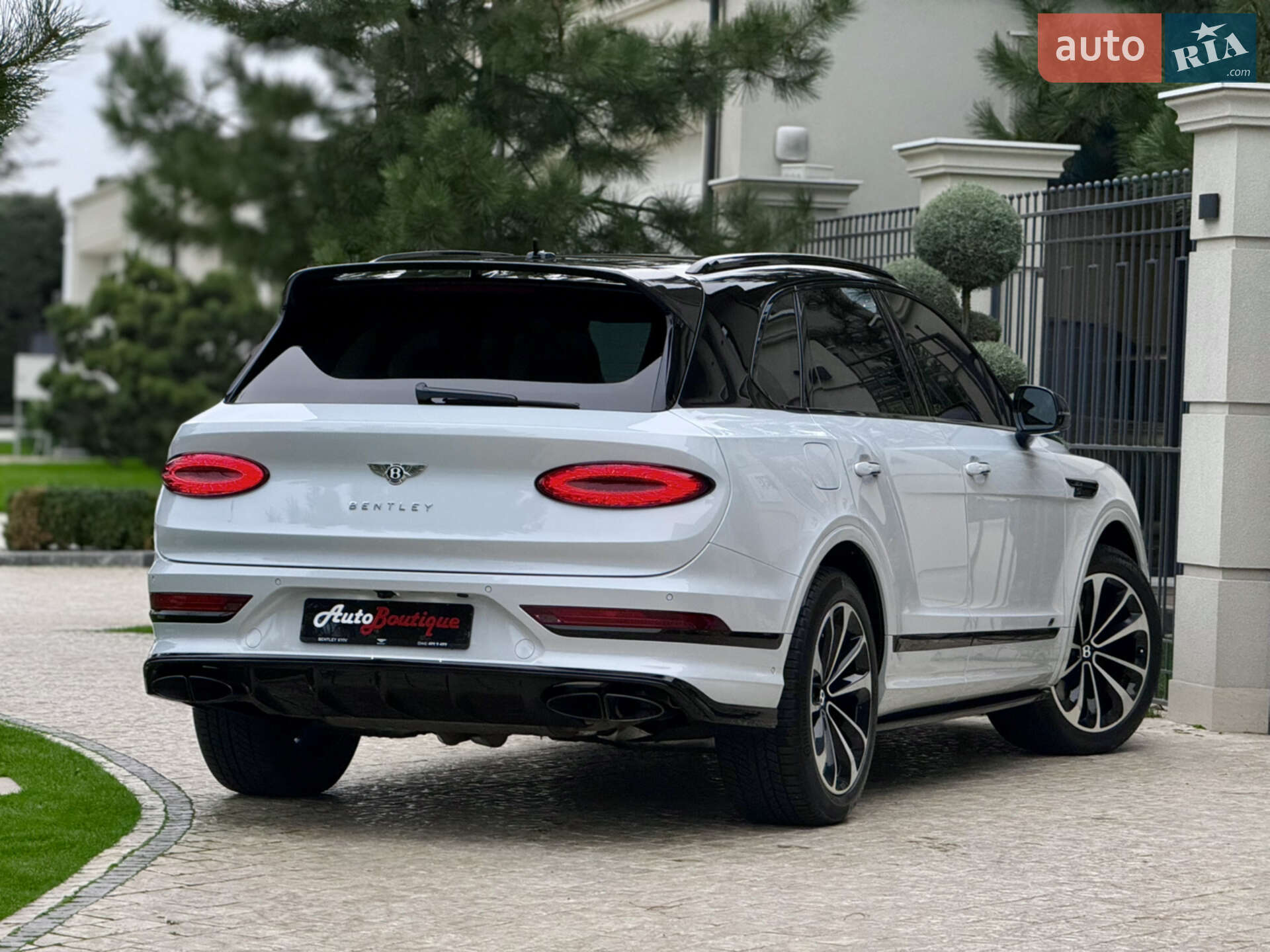 Bentley Bentayga 2024 VIN SJAAB14V2RC025635 фото оголошення 17 з 74
