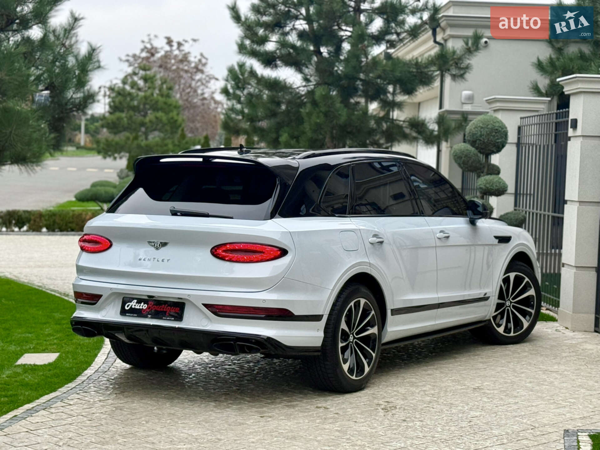 Bentley Bentayga 2024 VIN SJAAB14V2RC025635 фото оголошення 19 з 74