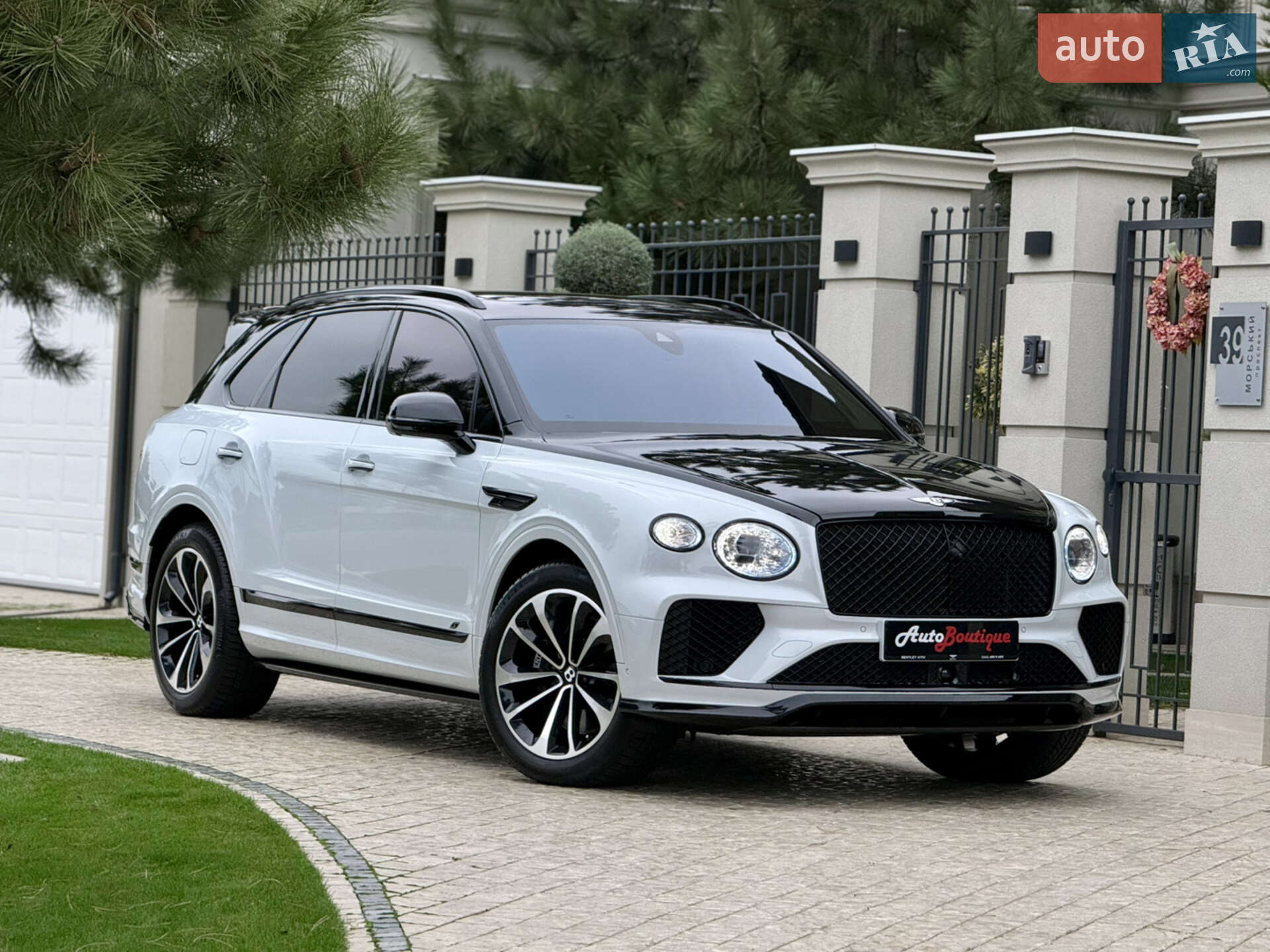 Bentley Bentayga 2024 VIN SJAAB14V2RC025635 фото оголошення 21 з 74